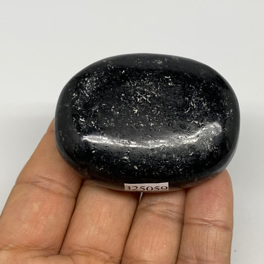 97.7g,2.2"x1.7"x0.8", Labradorite Palm-stone Tumbled Reiki @Madagascar,B25059