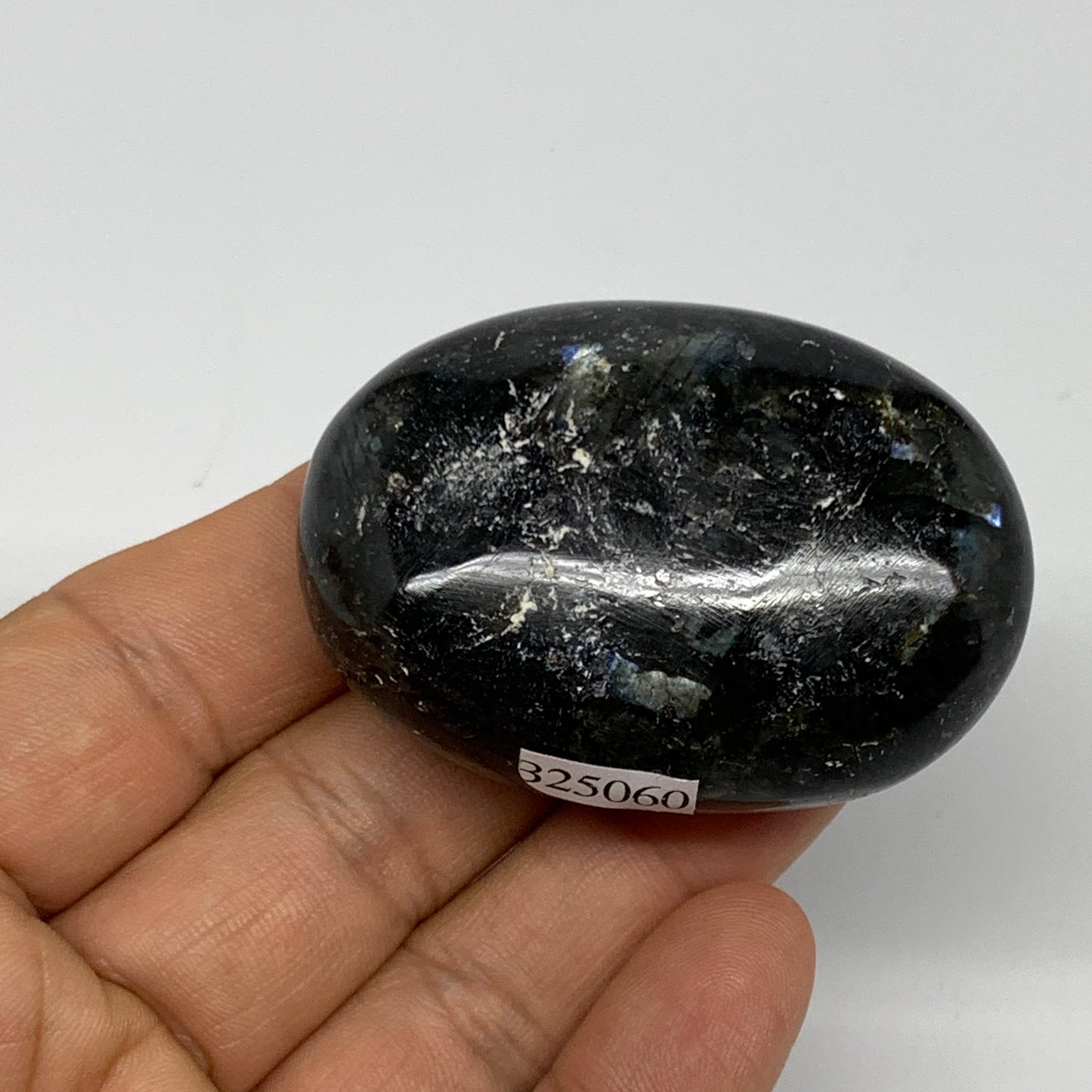 73.3g,2.1"x1.5"x0.8", Labradorite Palm-stone Tumbled Reiki @Madagascar,B25060