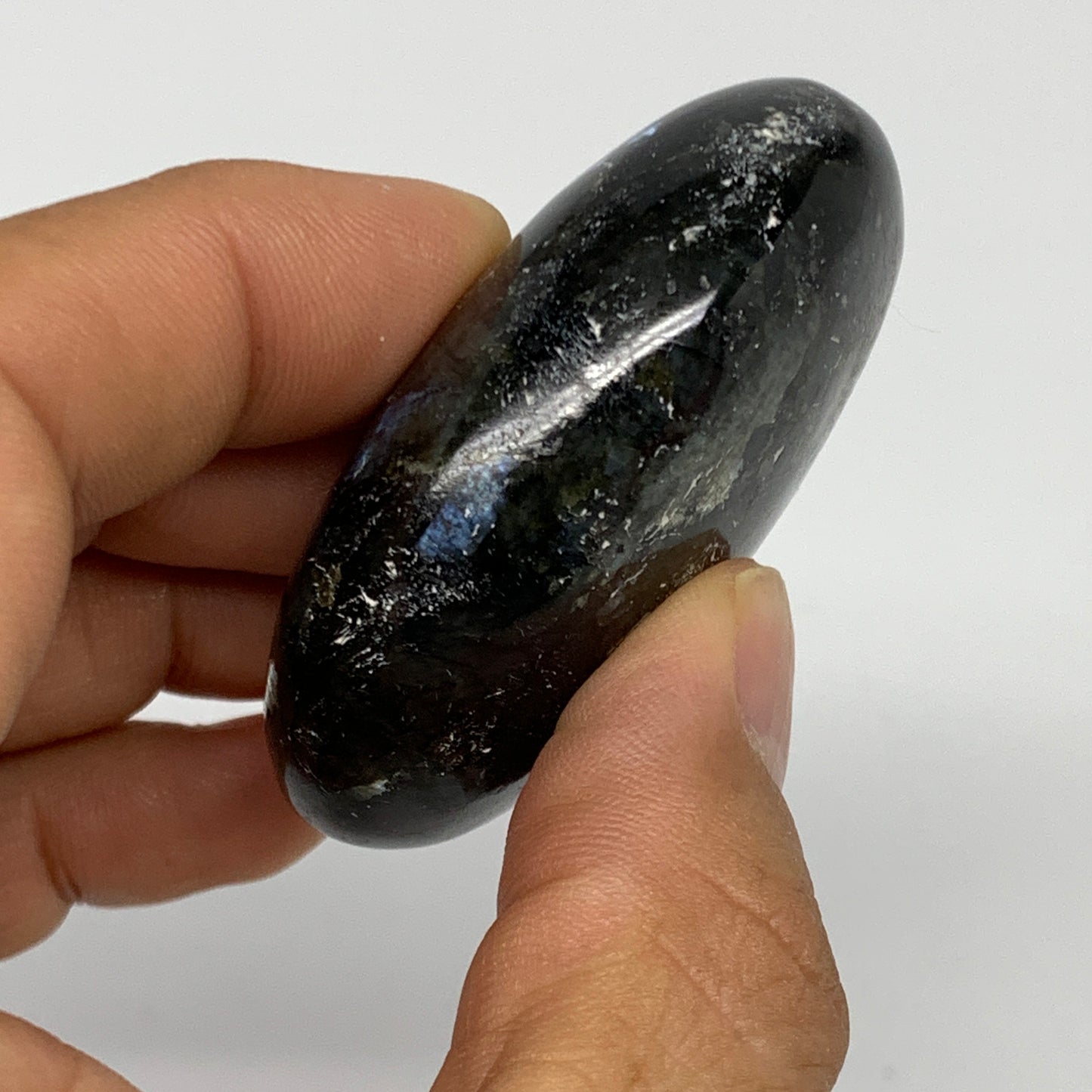 73.3g,2.1"x1.5"x0.8", Labradorite Palm-stone Tumbled Reiki @Madagascar,B25060