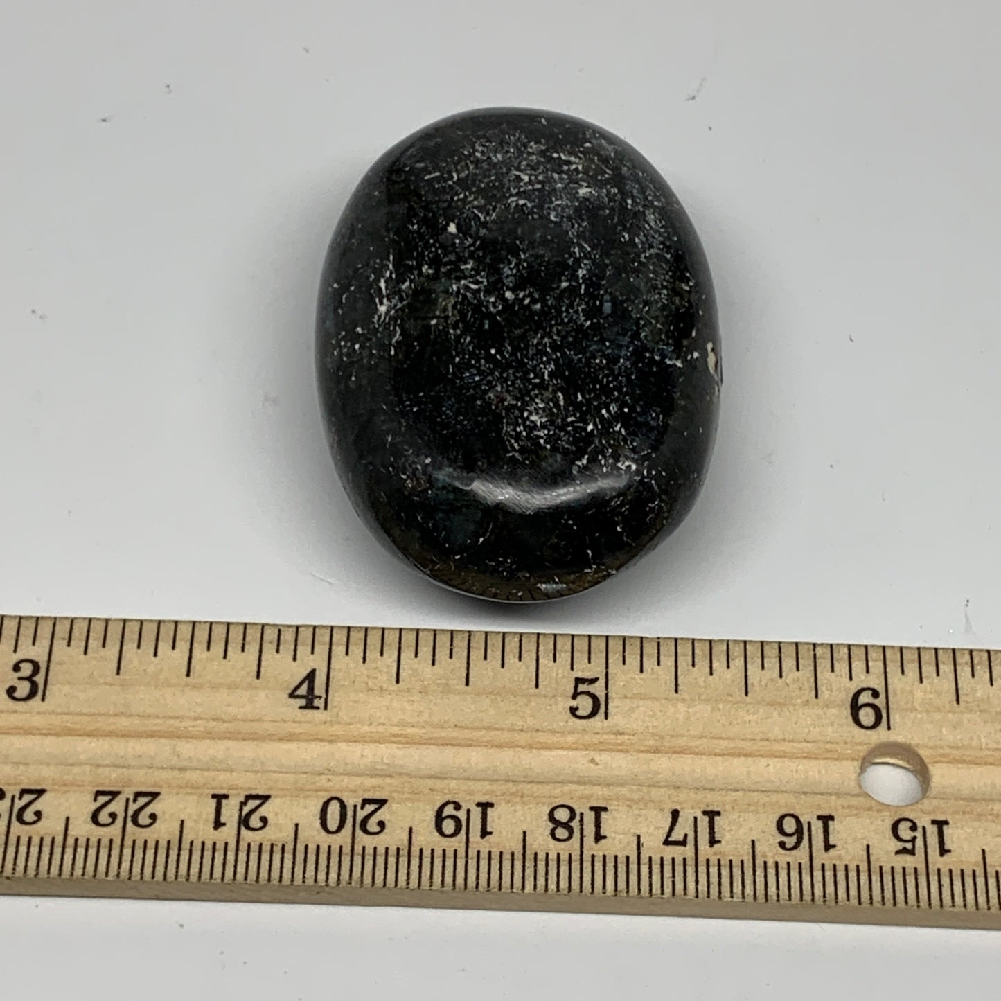 73.3g,2.1"x1.5"x0.8", Labradorite Palm-stone Tumbled Reiki @Madagascar,B25060