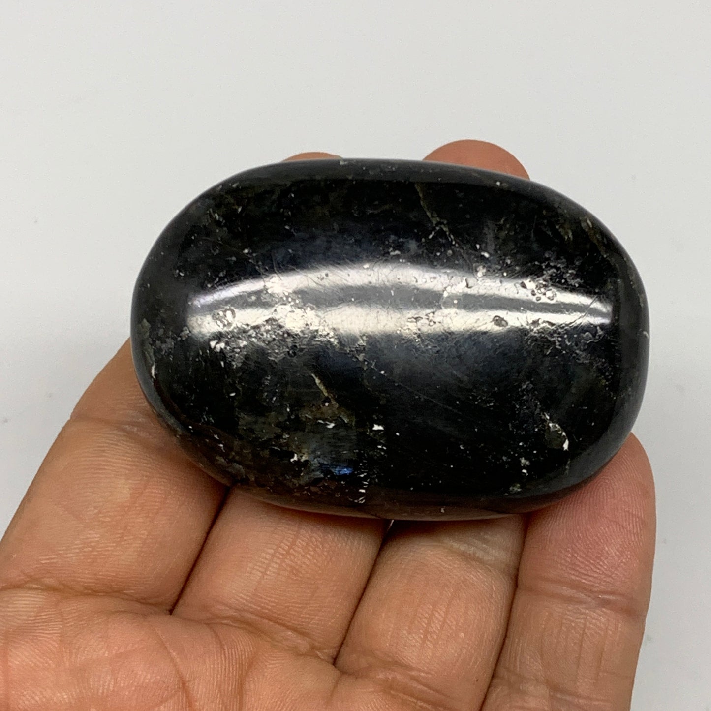 75.6g,2.3"x1.6"x0.7", Labradorite Palm-stone Tumbled Reiki @Madagascar,B25062