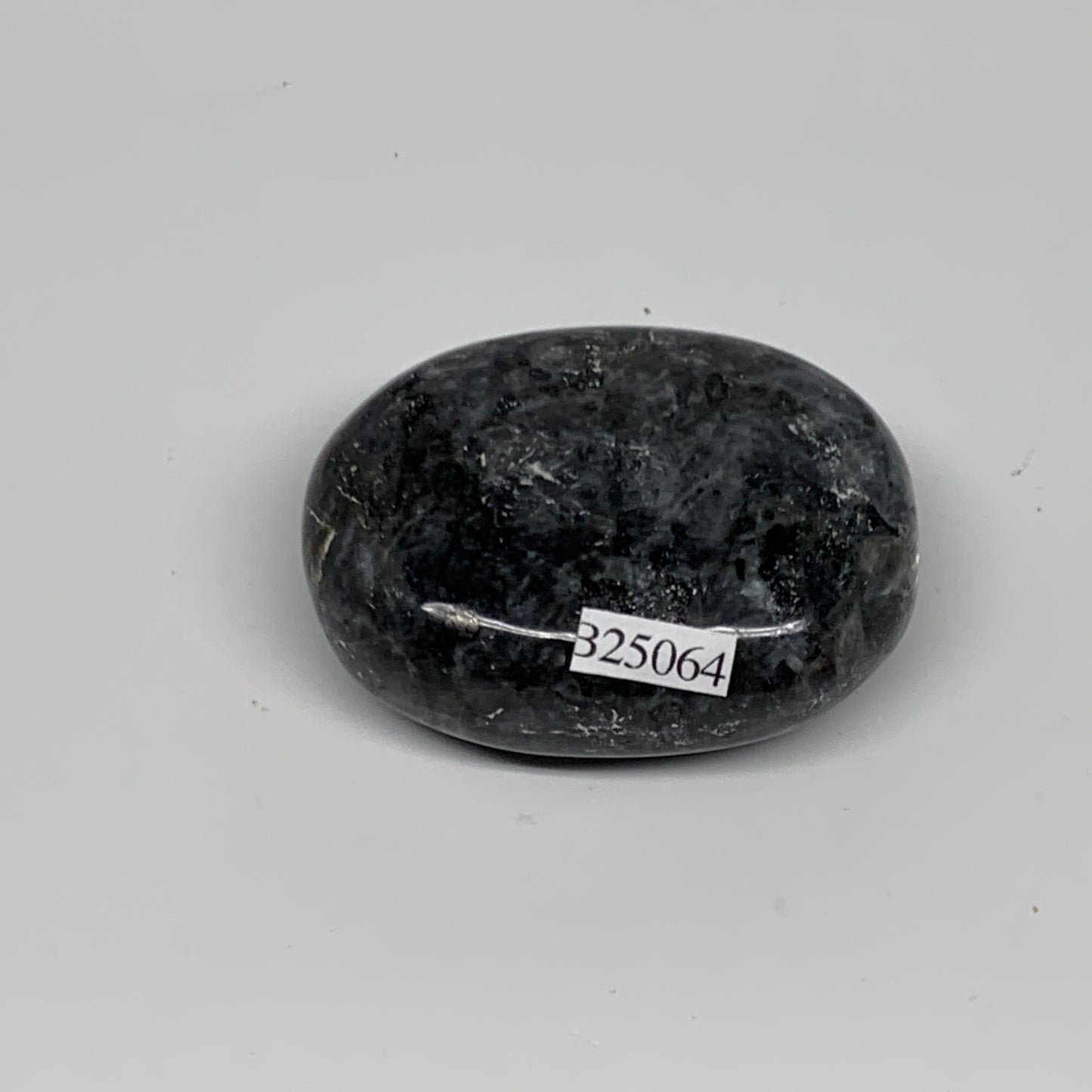 79.8g,2.1"x1.6"x0.8", Labradorite Palm-stone Tumbled Reiki @Madagascar,B25064