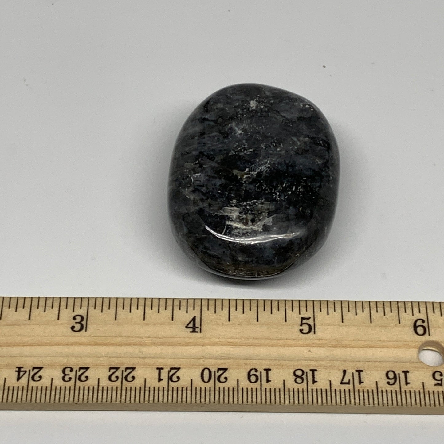 79.8g,2.1"x1.6"x0.8", Labradorite Palm-stone Tumbled Reiki @Madagascar,B25064