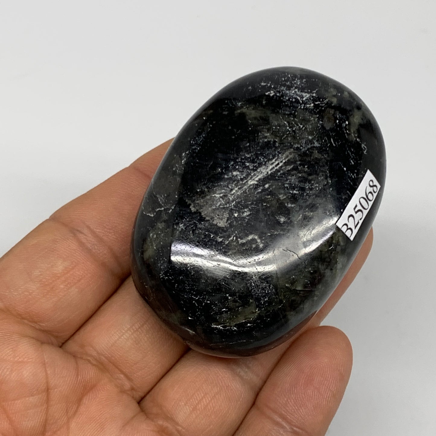 98.8g,2.3"x1.6"x0.9", Labradorite Palm-stone Tumbled Reiki @Madagascar,B25068