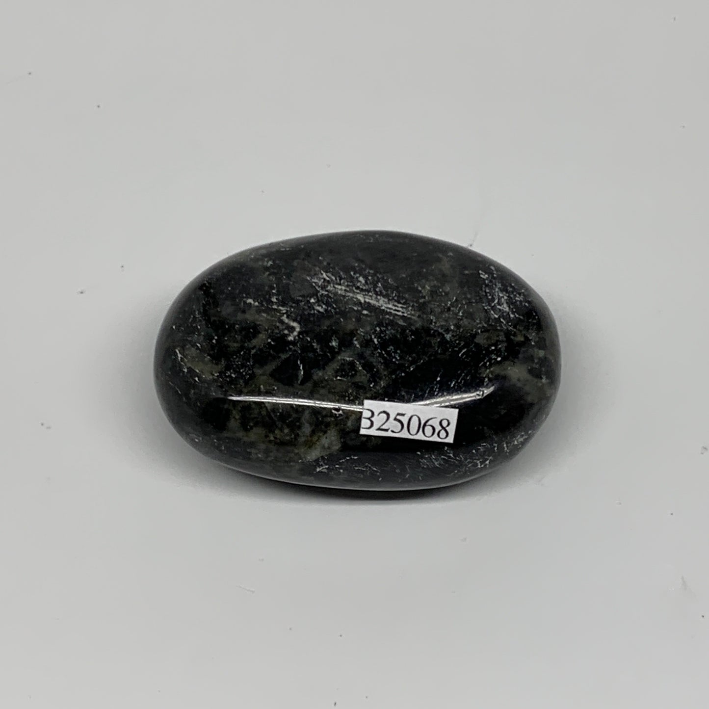 98.8g,2.3"x1.6"x0.9", Labradorite Palm-stone Tumbled Reiki @Madagascar,B25068