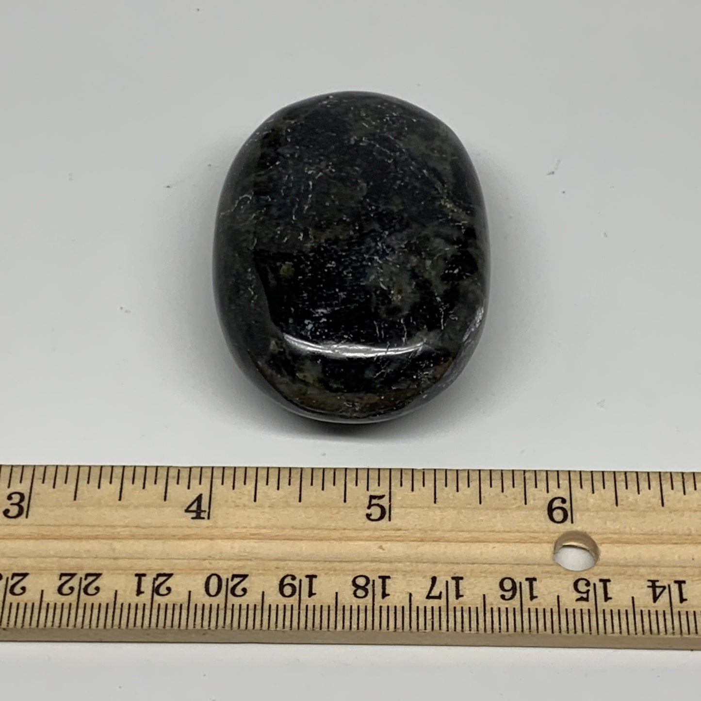 98.8g,2.3"x1.6"x0.9", Labradorite Palm-stone Tumbled Reiki @Madagascar,B25068