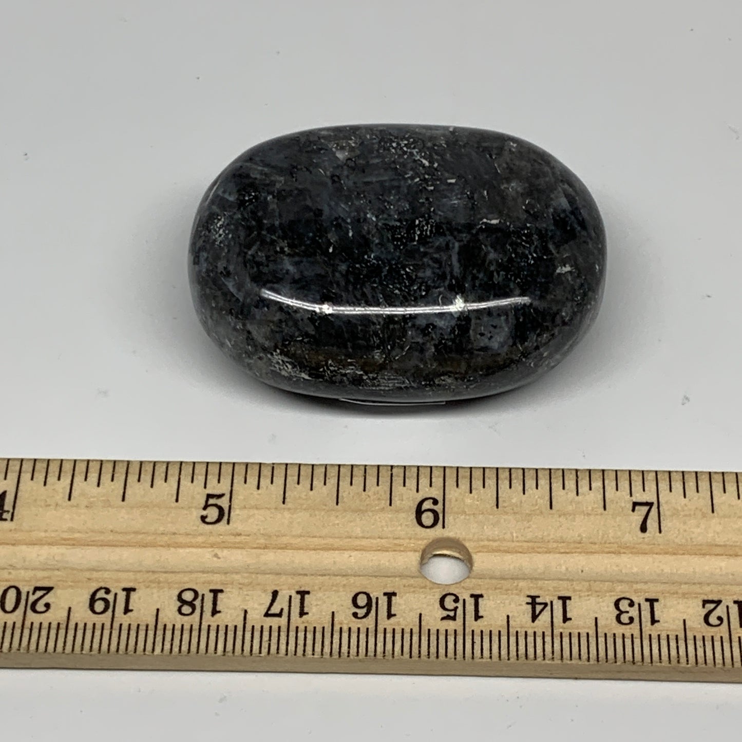 78.6g,2"x1.5"x0.8", Labradorite Palm-stone Tumbled Reiki @Madagascar,B25069