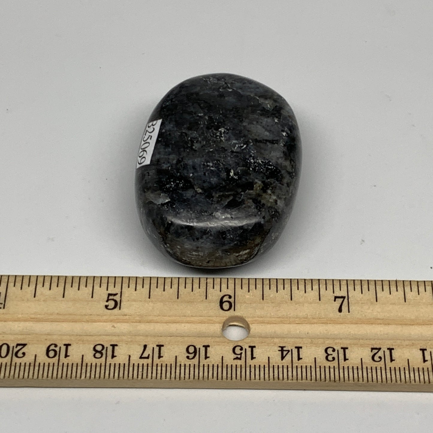 78.6g,2"x1.5"x0.8", Labradorite Palm-stone Tumbled Reiki @Madagascar,B25069