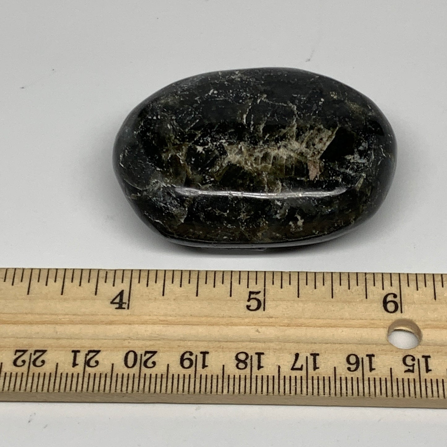 78.1g,2.2"x1.5"x0.8", Labradorite Palm-stone Tumbled Reiki @Madagascar,B25070