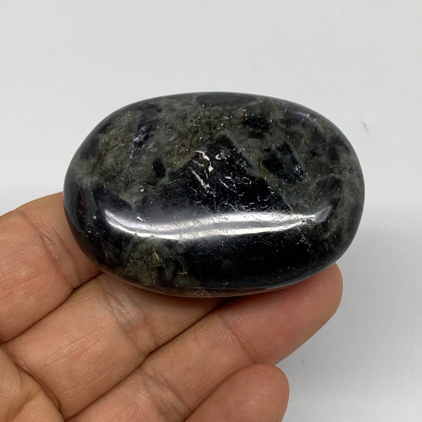 74.2g,2.2"x1.5"x0.8", Labradorite Palm-stone Tumbled Reiki @Madagascar,B25072
