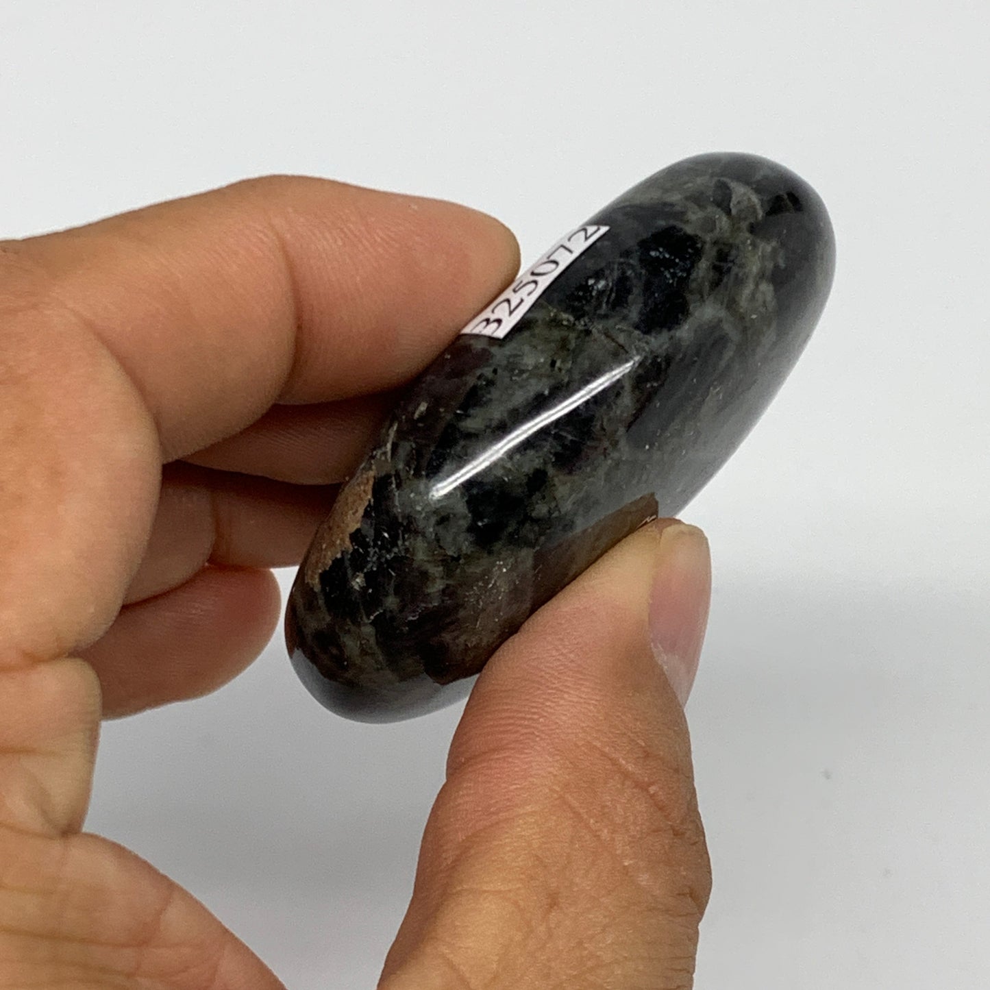 74.2g,2.2"x1.5"x0.8", Labradorite Palm-stone Tumbled Reiki @Madagascar,B25072