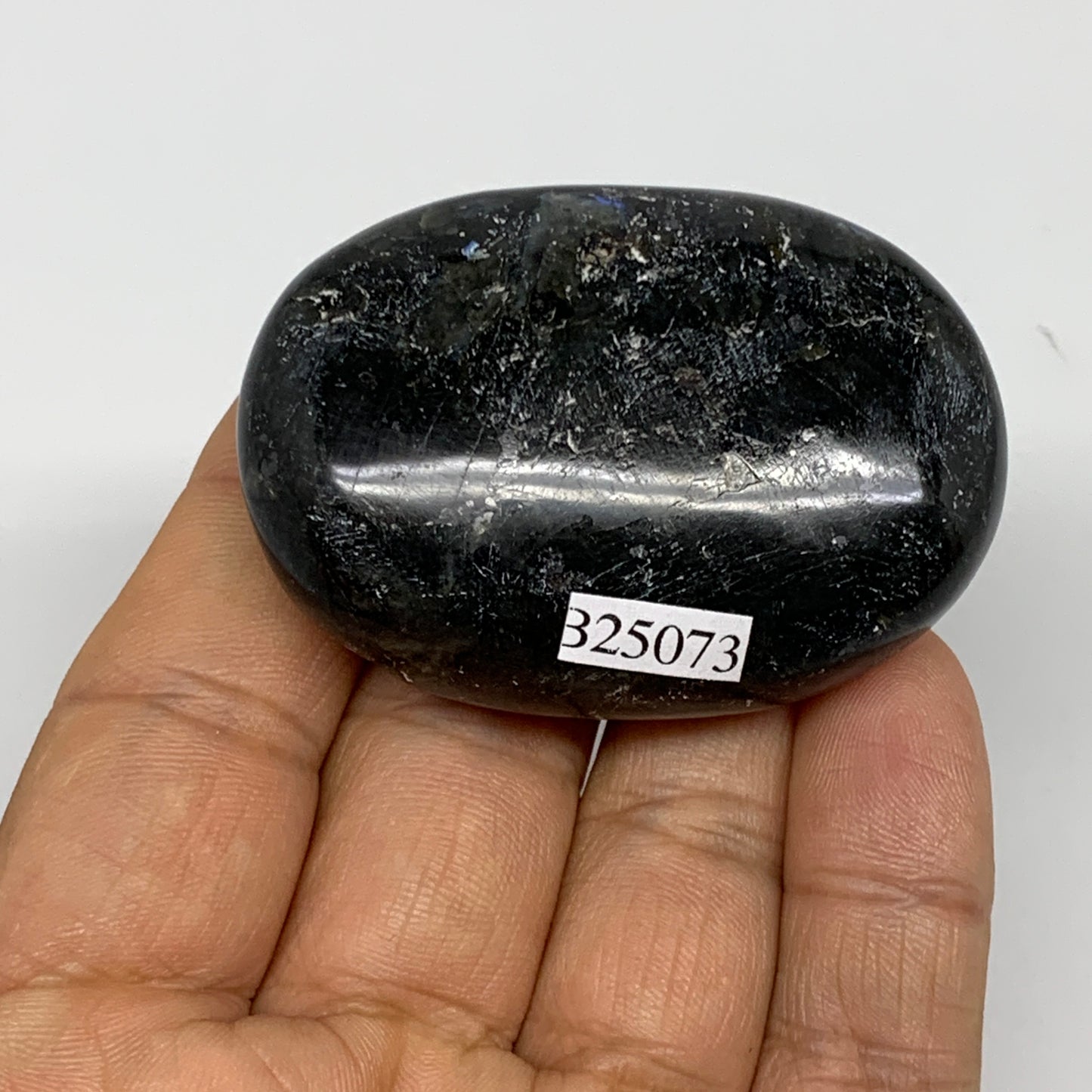 68.1g,2.1"x1.5"x0.7", Labradorite Palm-stone Tumbled Reiki @Madagascar,B25073