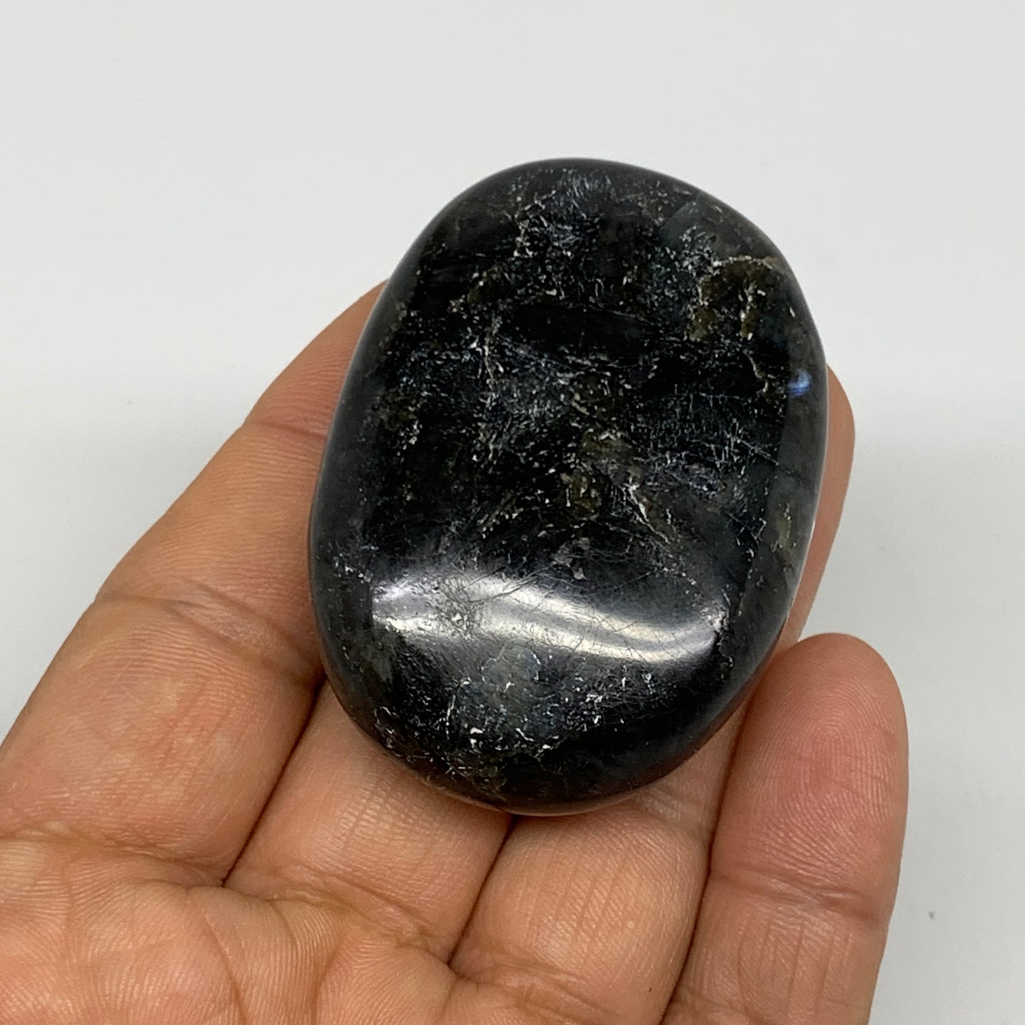 68.1g,2.1"x1.5"x0.7", Labradorite Palm-stone Tumbled Reiki @Madagascar,B25073