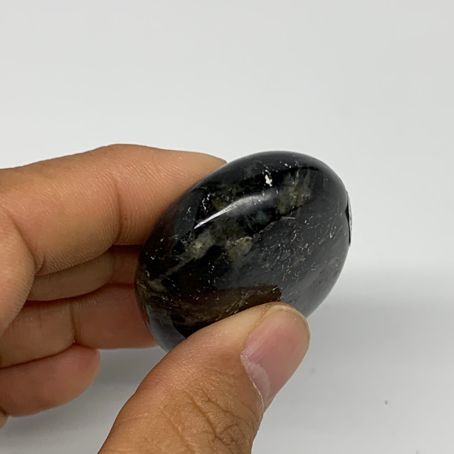 66.8g,2"x1.5"x0.8", Labradorite Palm-stone Tumbled Reiki @Madagascar,B25076