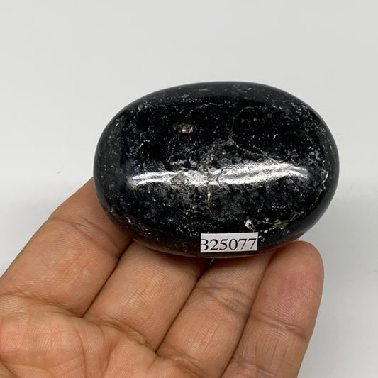 91.5g,2.2"x1.6"x0.8", Labradorite Palm-stone Tumbled Reiki @Madagascar,B25077