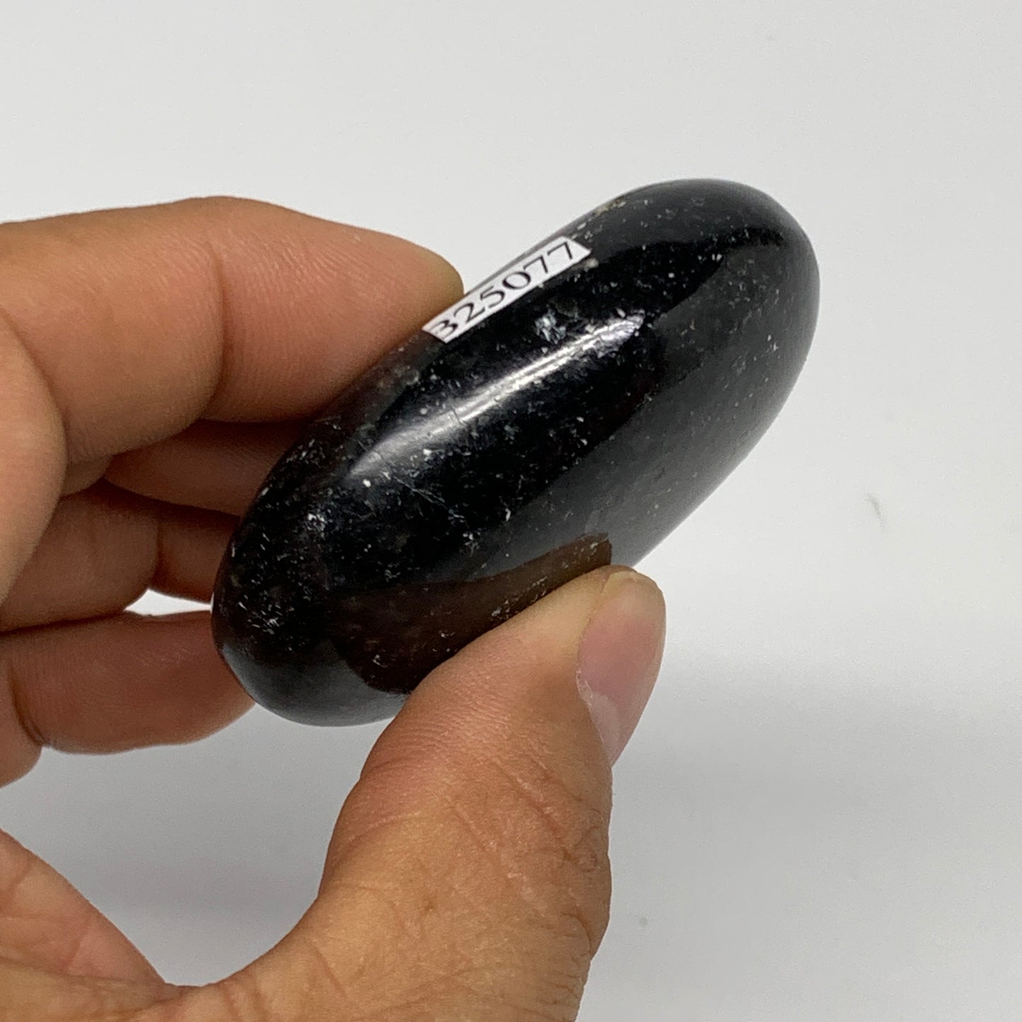 91.5g,2.2"x1.6"x0.8", Labradorite Palm-stone Tumbled Reiki @Madagascar,B25077