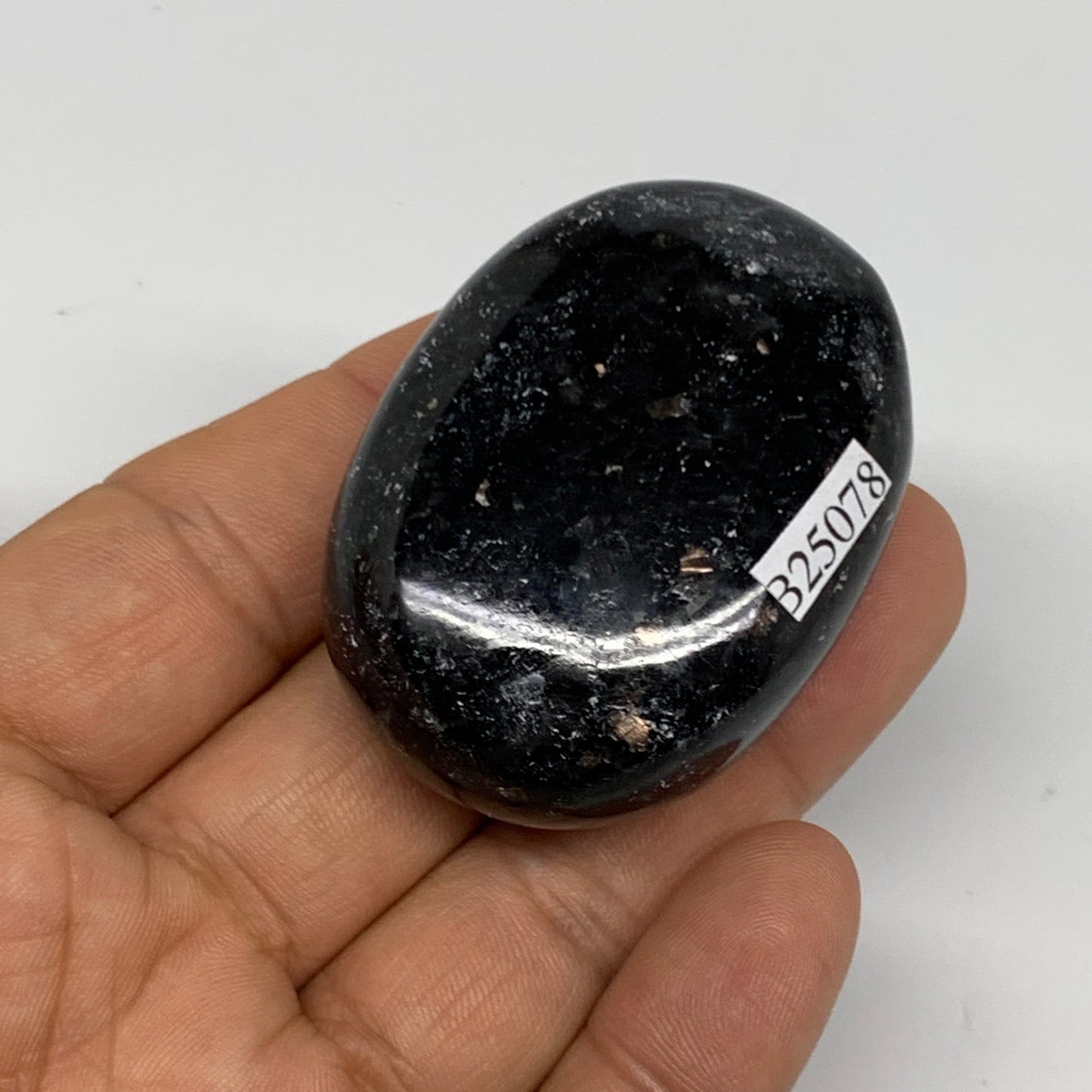 74.6g,2"x1.4"x0.8", Labradorite Palm-stone Tumbled Reiki @Madagascar,B25078