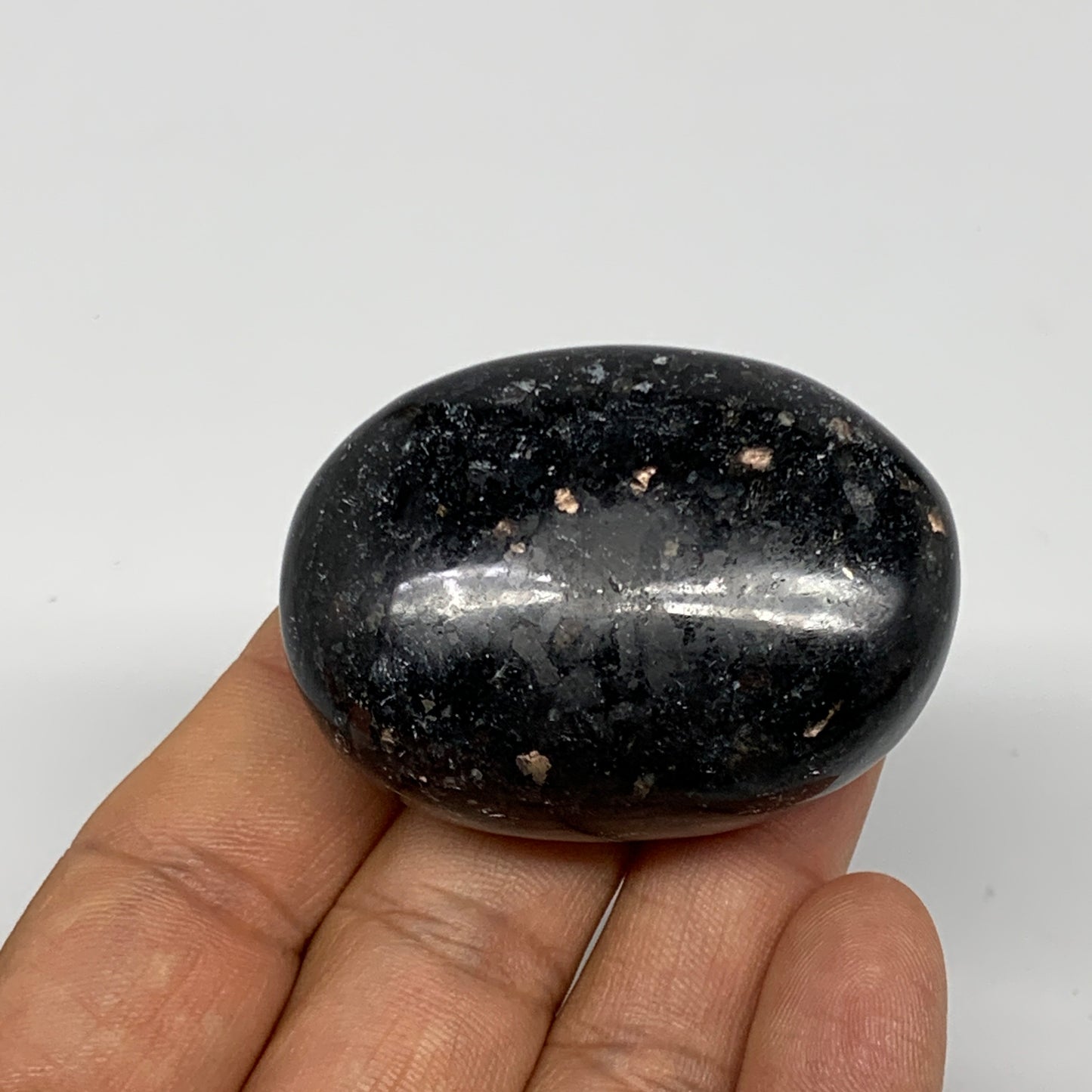 74.6g,2"x1.4"x0.8", Labradorite Palm-stone Tumbled Reiki @Madagascar,B25078
