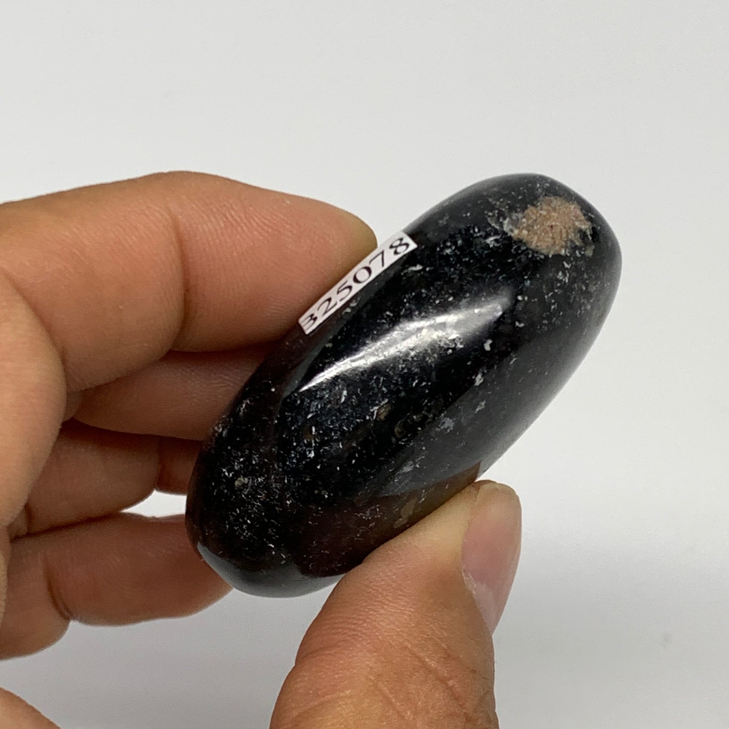 74.6g,2"x1.4"x0.8", Labradorite Palm-stone Tumbled Reiki @Madagascar,B25078