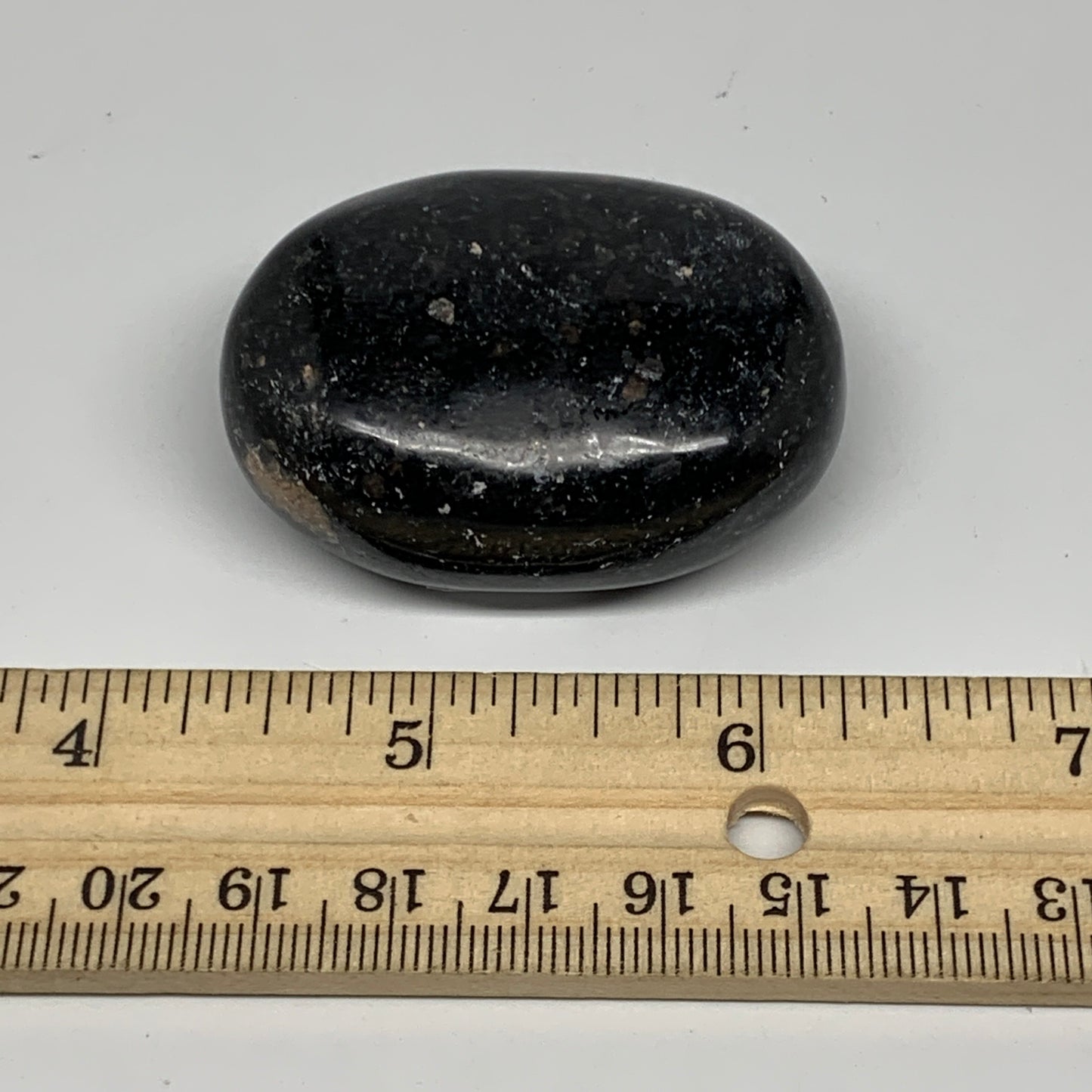 74.6g,2"x1.4"x0.8", Labradorite Palm-stone Tumbled Reiki @Madagascar,B25078