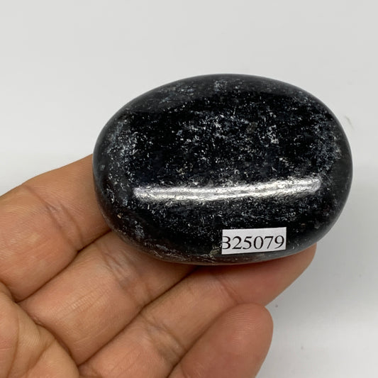 90.4g,2.1"x1.6"x0.8", Labradorite Palm-stone Tumbled Reiki @Madagascar,B25079