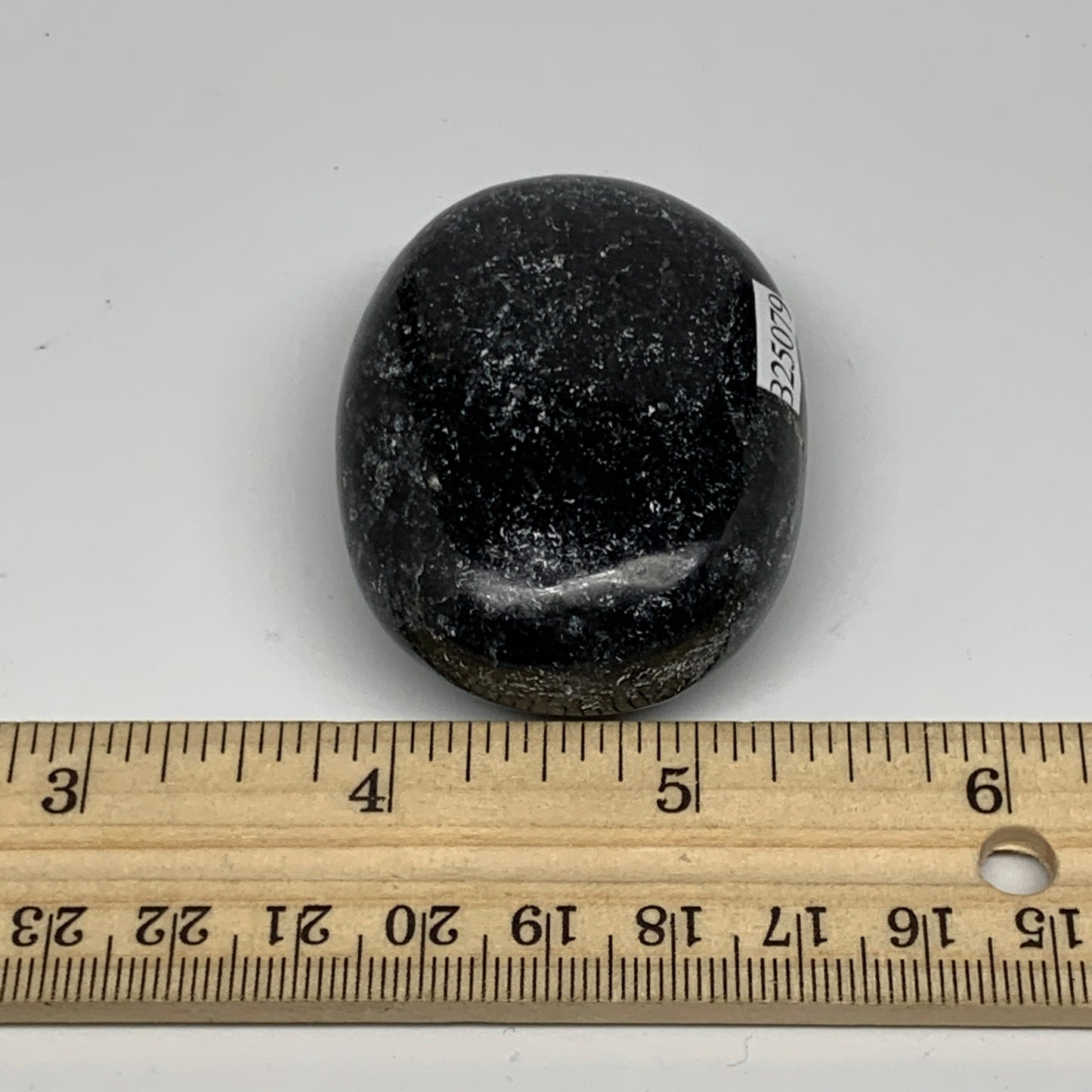 90.4g,2.1"x1.6"x0.8", Labradorite Palm-stone Tumbled Reiki @Madagascar,B25079