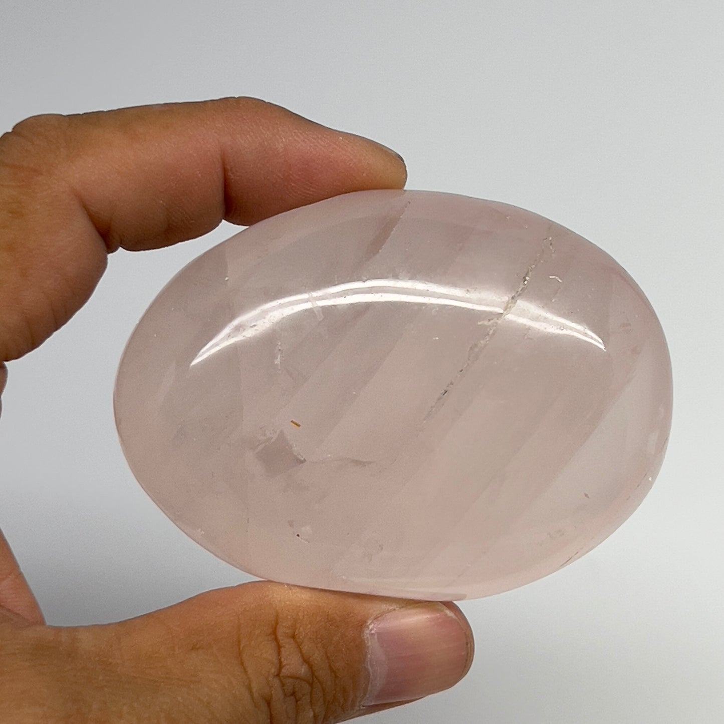 122.7g ,2.6"x1.9"x1", Rose Quartz Palm-stone Tumbled Reiki @Madagascar,B20547