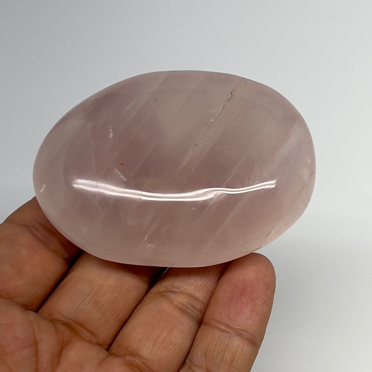 122.7g ,2.6"x1.9"x1", Rose Quartz Palm-stone Tumbled Reiki @Madagascar,B20547