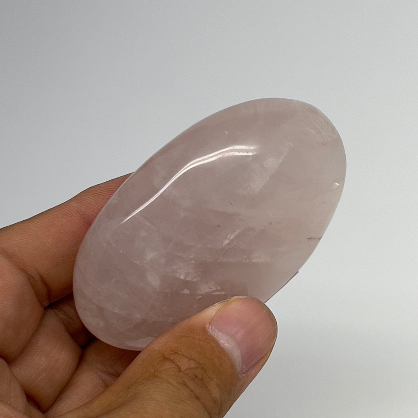 122.7g ,2.6"x1.9"x1", Rose Quartz Palm-stone Tumbled Reiki @Madagascar,B20547