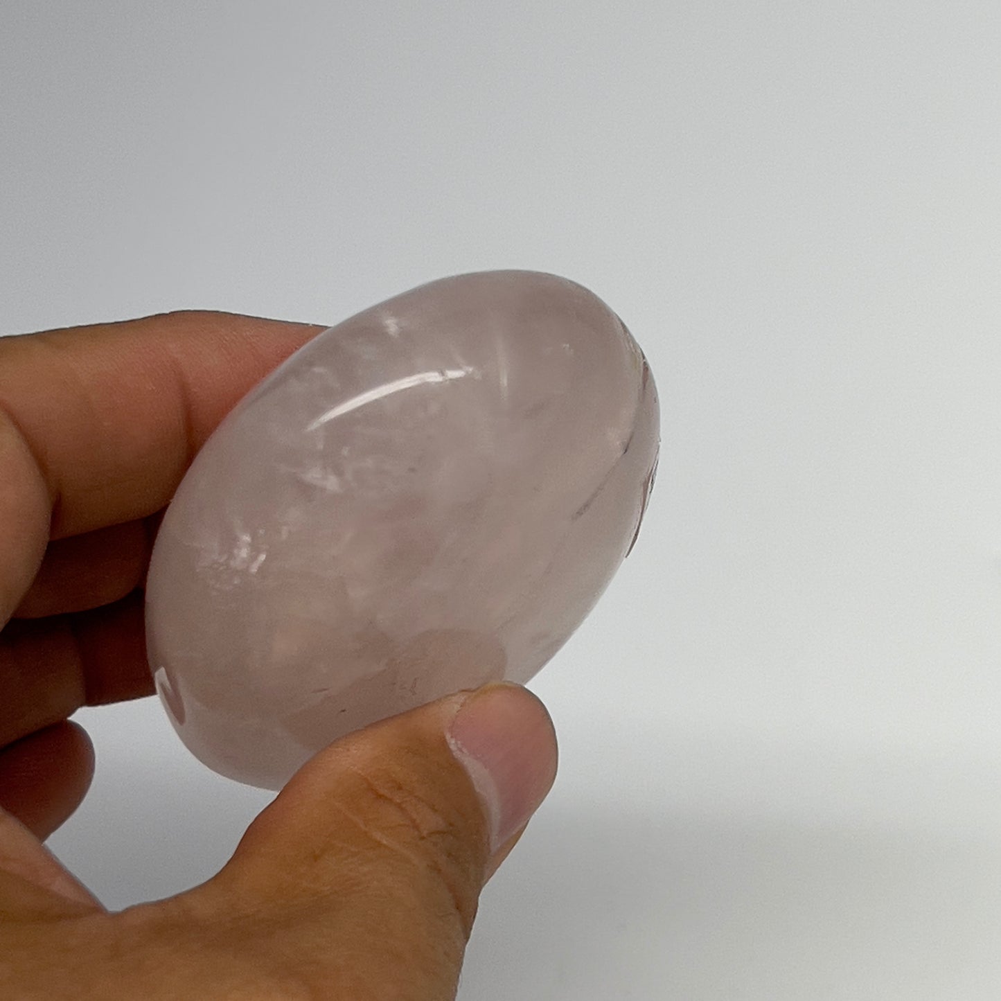 122.7g ,2.6"x1.9"x1", Rose Quartz Palm-stone Tumbled Reiki @Madagascar,B20547