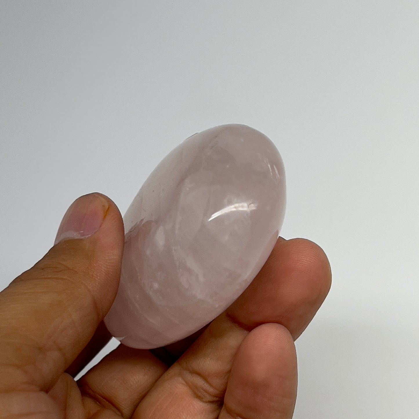 122.7g ,2.6"x1.9"x1", Rose Quartz Palm-stone Tumbled Reiki @Madagascar,B20547