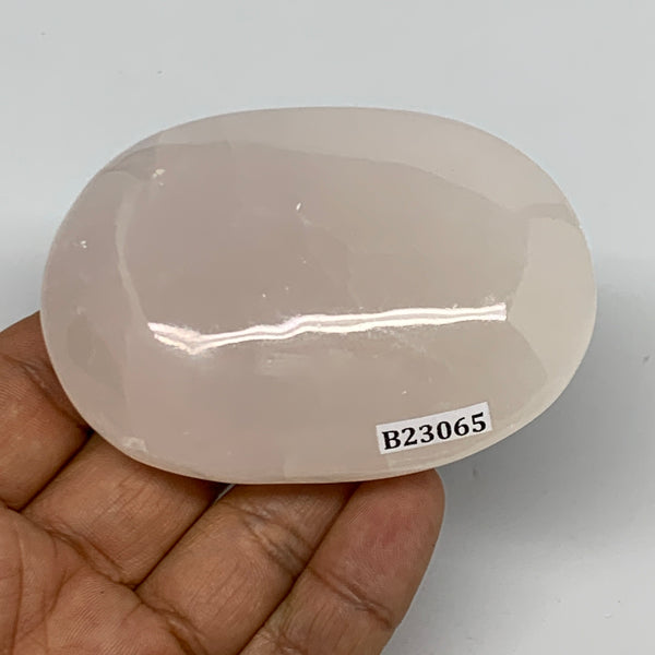 167.8g,3"x2.1"x1",Pink Calcite Palm-Stone Crystal Polished,B23065