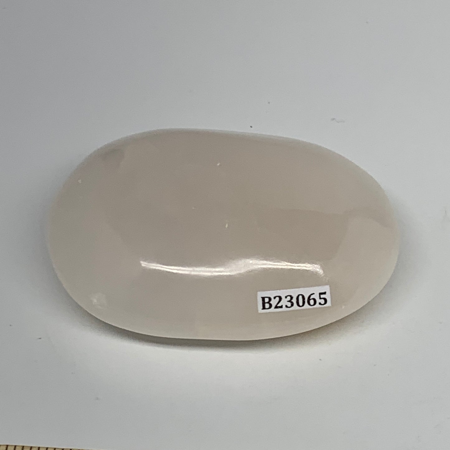 167.8g,3"x2.1"x1",Pink Calcite Palm-Stone Crystal Polished,B23065