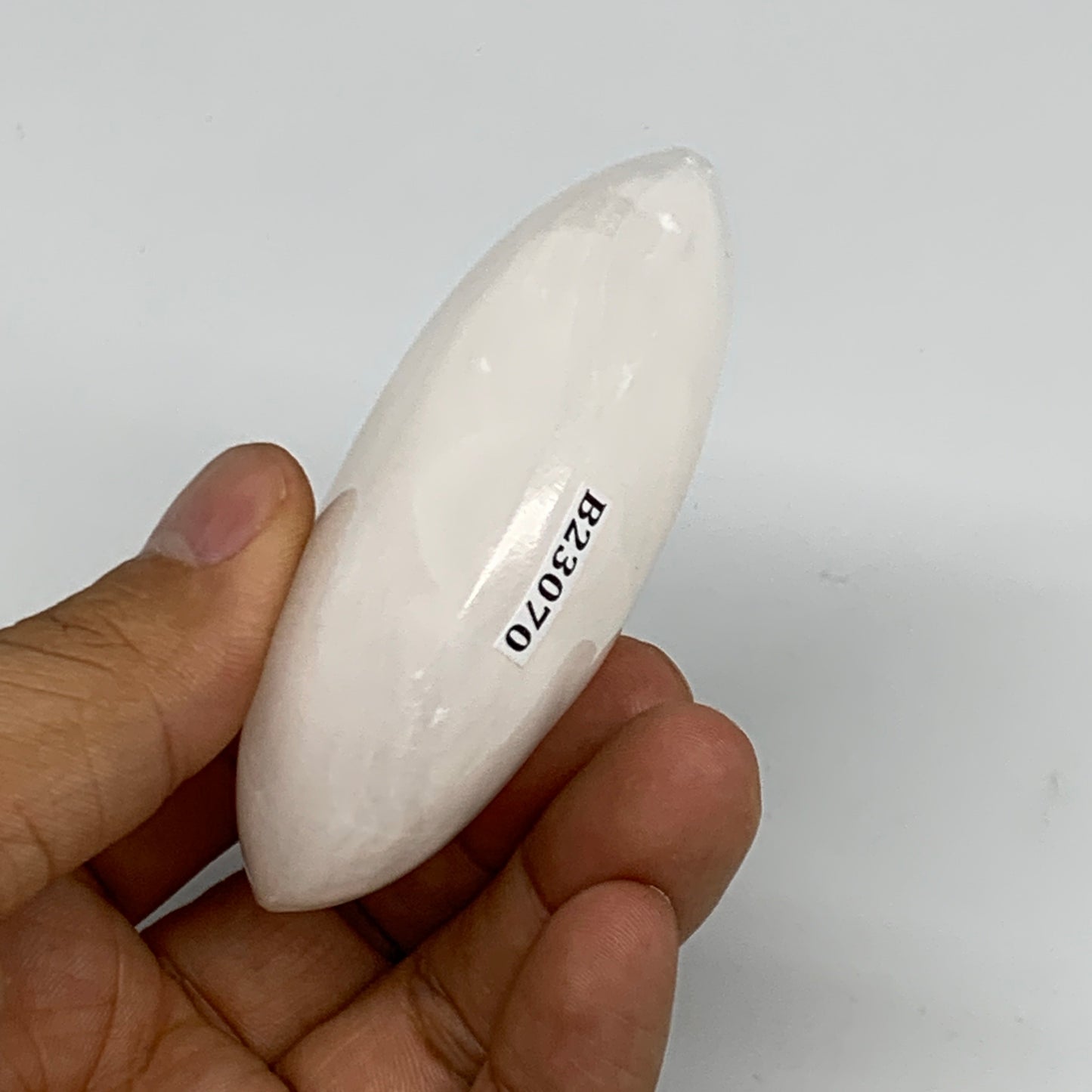 146g,2.9"x2.1"x1.1",Pink Calcite Palm-Stone Crystal Polished,B23070