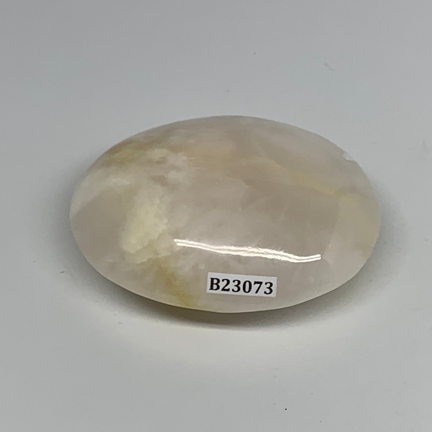 147.7g,2.8"x2.1"x1.1",Pink Calcite Palm-Stone Crystal Polished,B23073