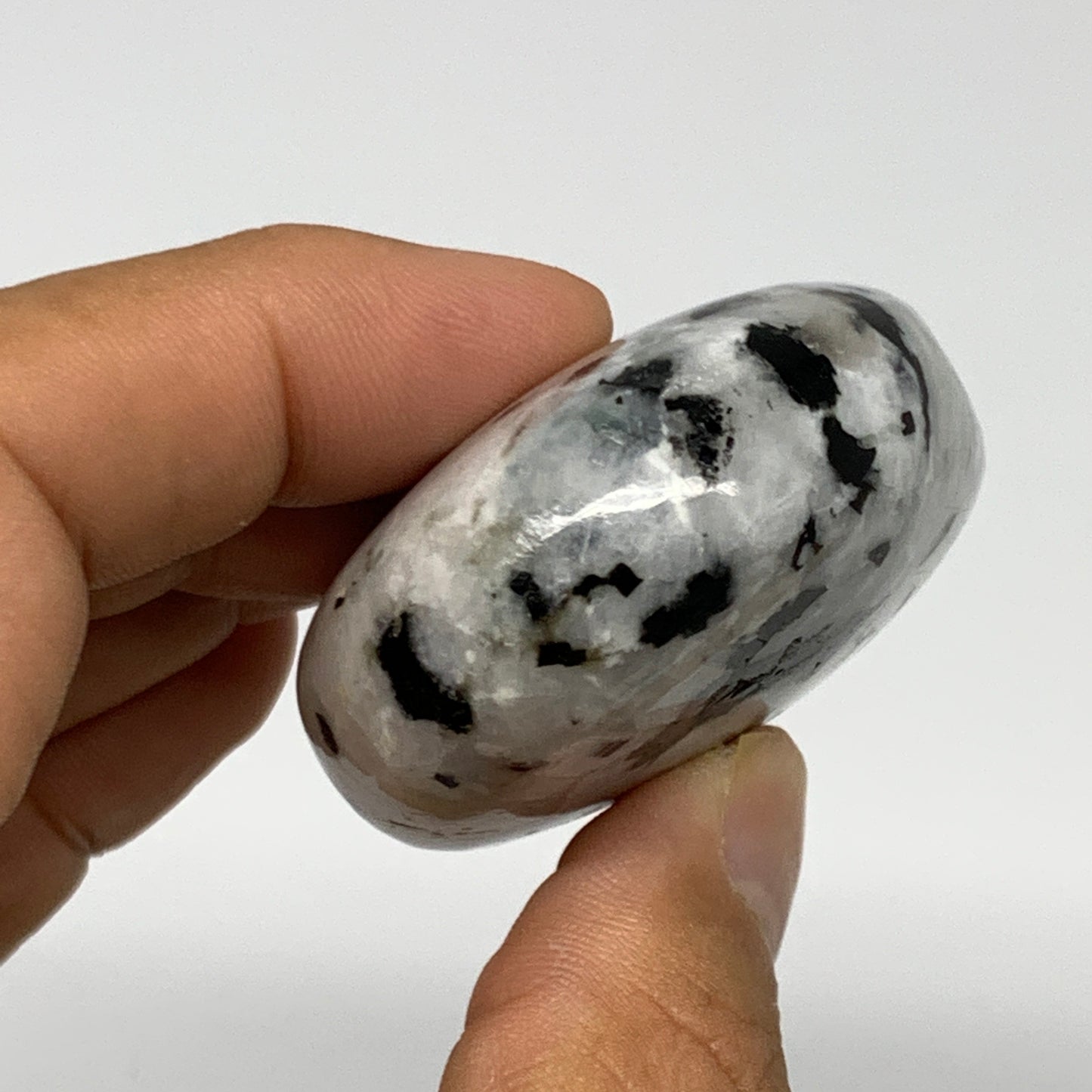97g,2.5"x1.8"x0.9", Rainbow Moonstone Palm-Stone Polished from India, B21225