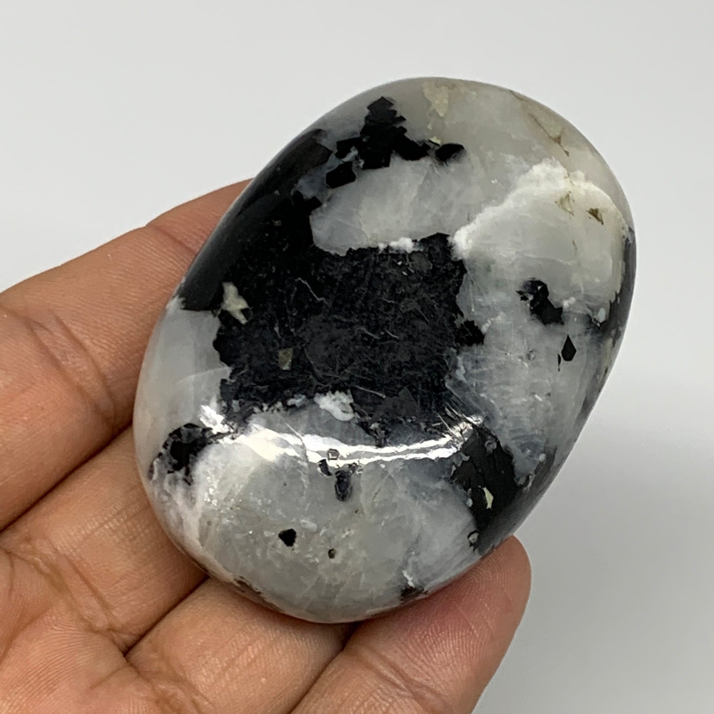 113.3g,2.4"x1.7"x1", Rainbow Moonstone Palm-Stone Polished from India, B21228