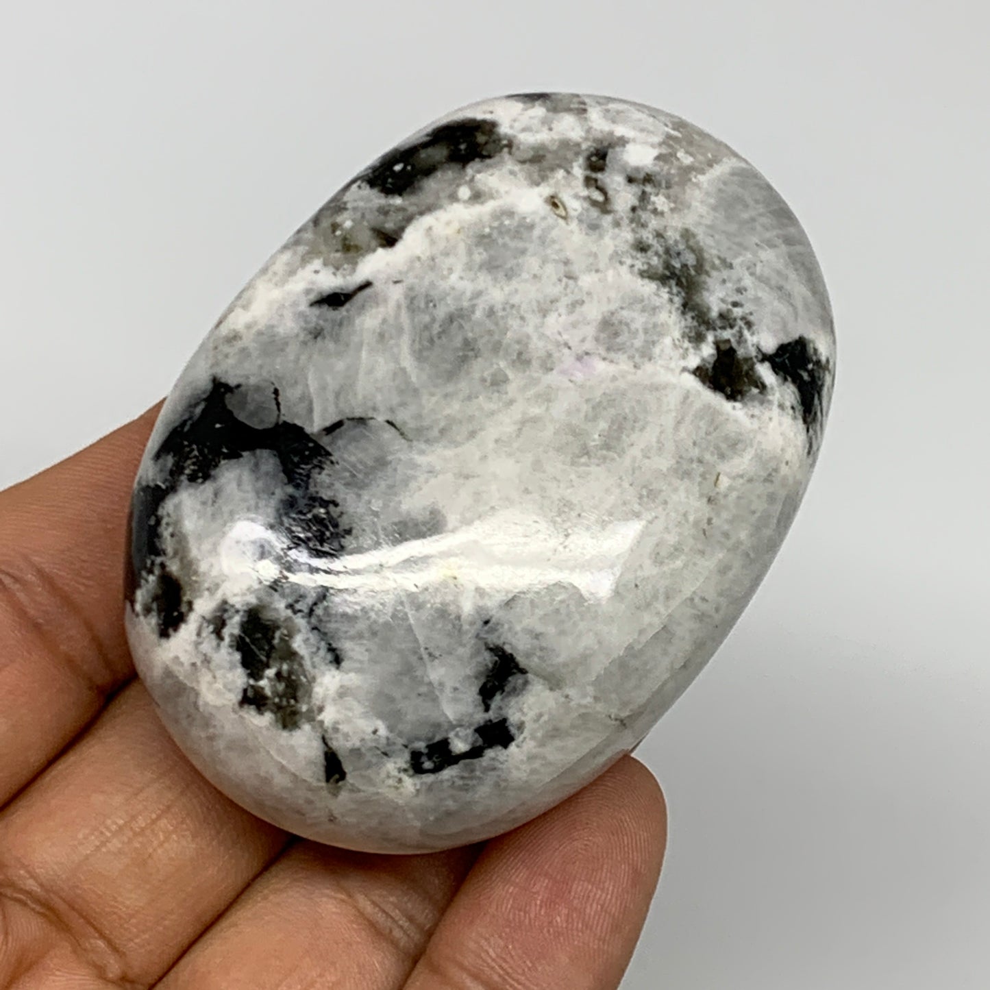 138g,2.6"x1.8"x1.1", Rainbow Moonstone Palm-Stone Polished from India, B21231