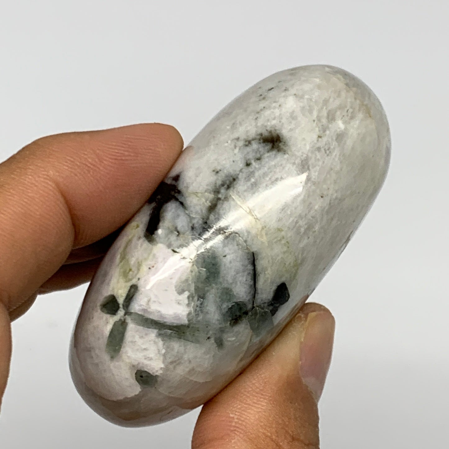 117g,2.4"x1.8"x1.1", Rainbow Moonstone Palm-Stone Polished from India, B21236