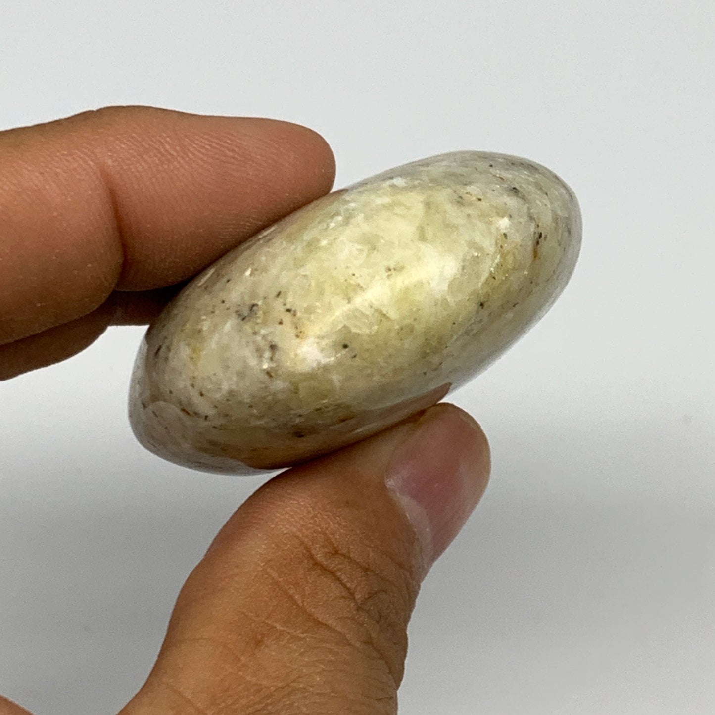 80.9g, 2.2"x1.7"x0.8", Natural Yellow Calcite Palm-Stone Crystal Polished Reiki,