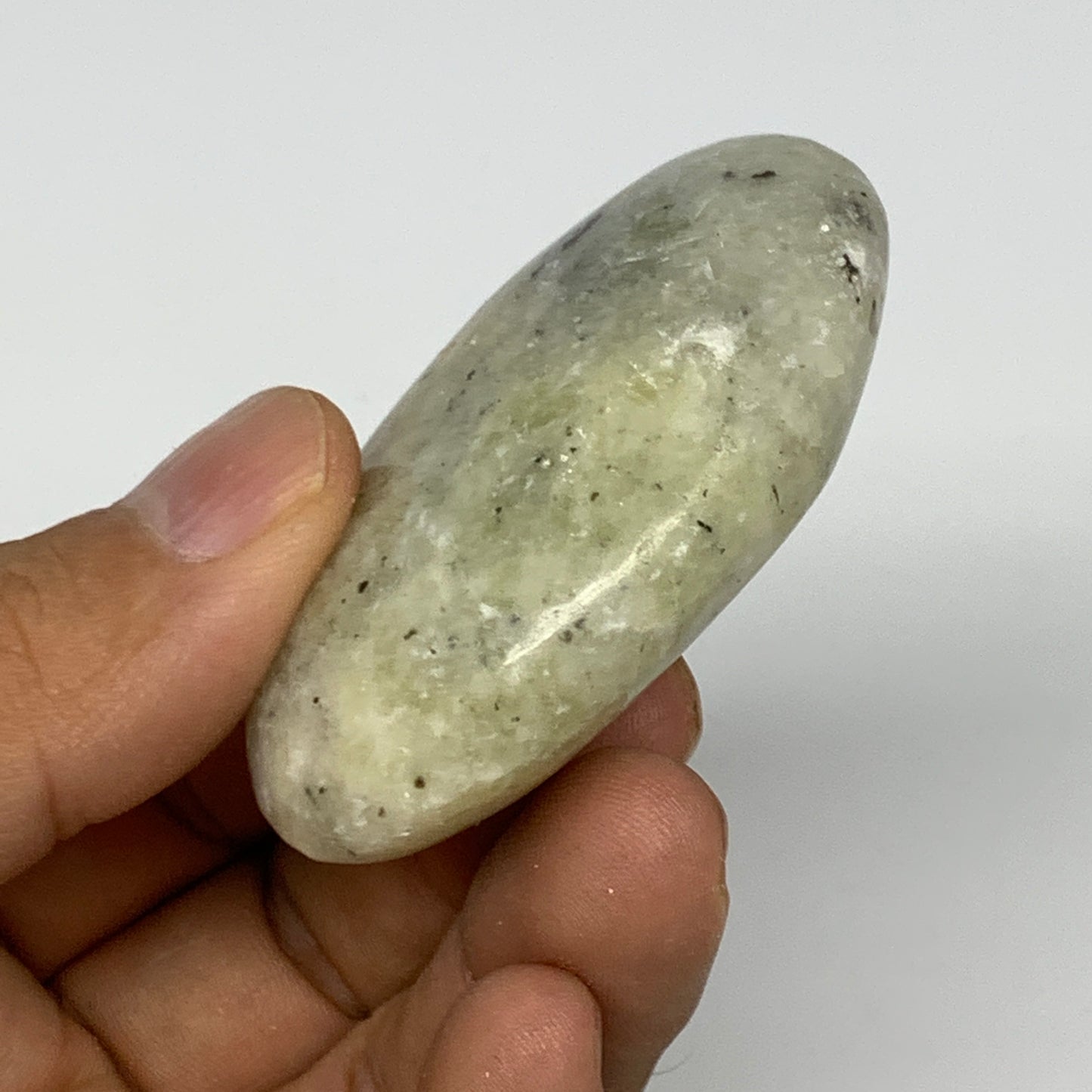 66.4g, 2.2"x1.6"x0.8", Natural Yellow Calcite Palm-Stone Crystal Polished Reiki,