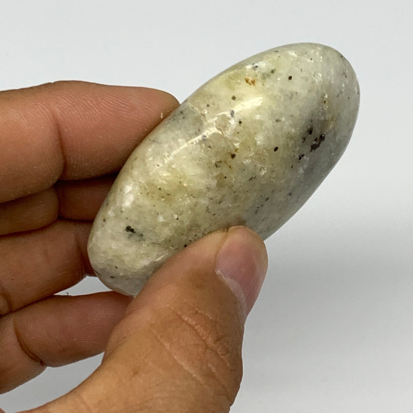 66.4g, 2.2"x1.6"x0.8", Natural Yellow Calcite Palm-Stone Crystal Polished Reiki,