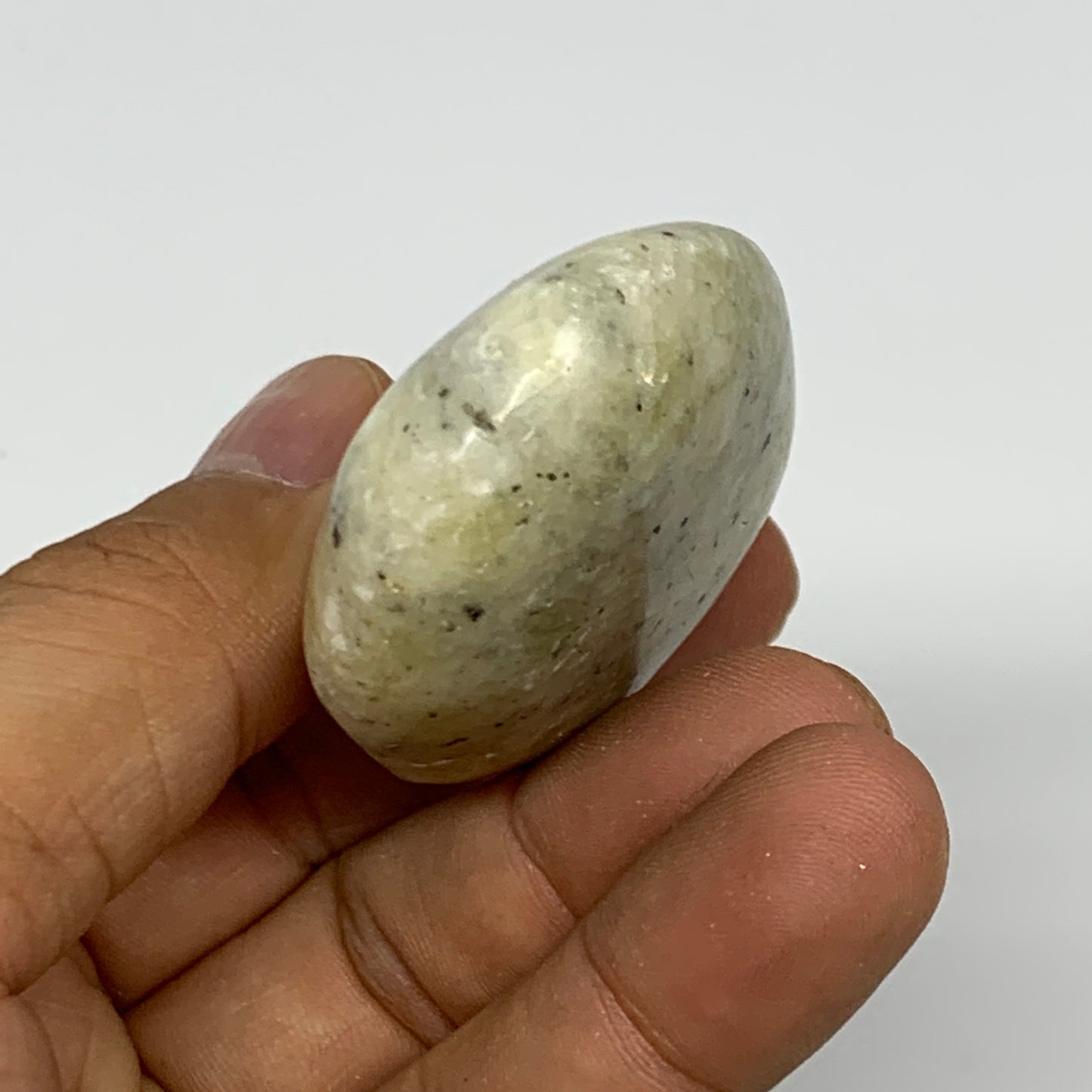 66.4g, 2.2"x1.6"x0.8", Natural Yellow Calcite Palm-Stone Crystal Polished Reiki,