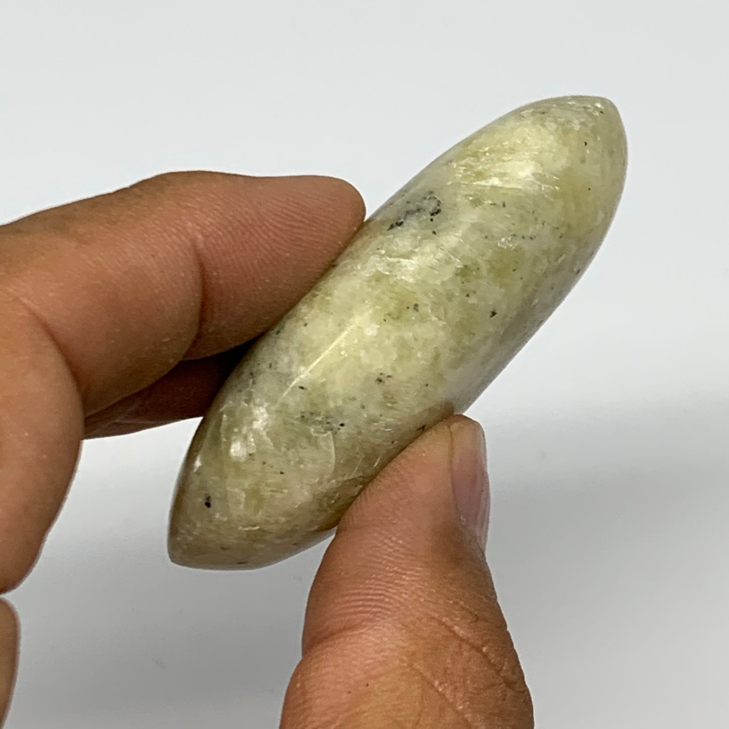 62.9g, 2.3"x1.5"x0.7", Natural Yellow Calcite Palm-Stone Crystal Polished Reiki,