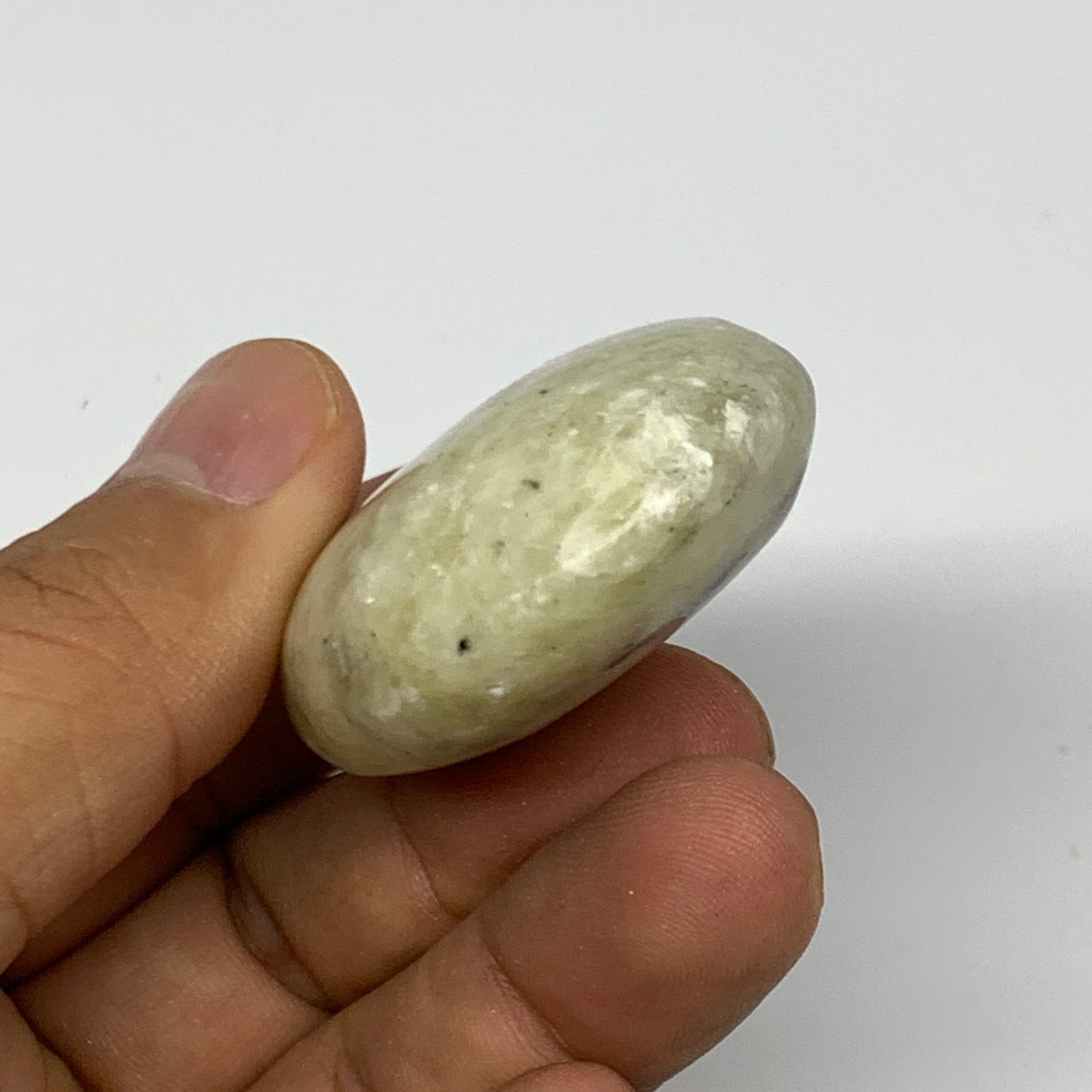 62.9g, 2.3"x1.5"x0.7", Natural Yellow Calcite Palm-Stone Crystal Polished Reiki,