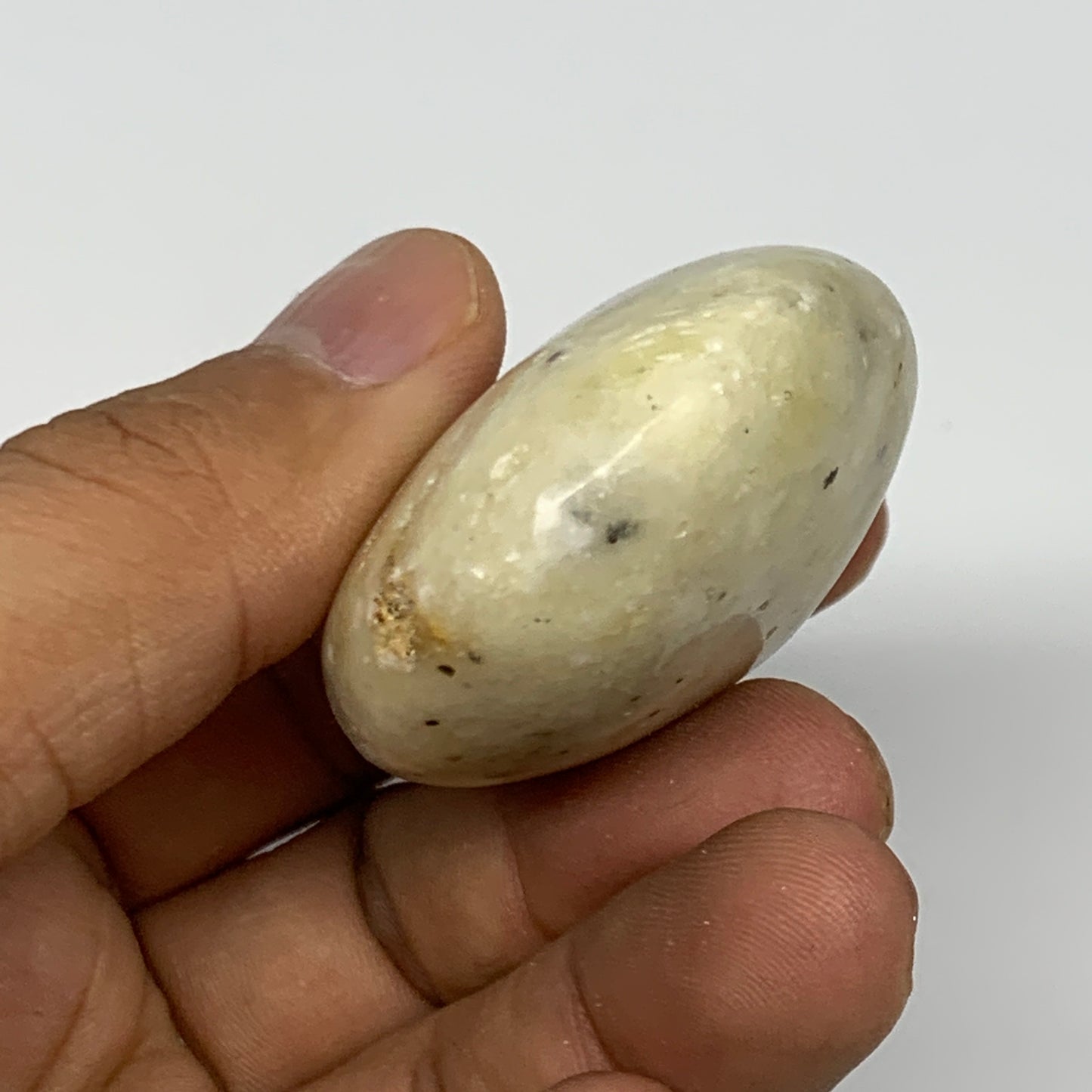 71.5g, 2.1"x1.6"x0.9", Natural Yellow Calcite Palm-Stone Crystal Polished Reiki,
