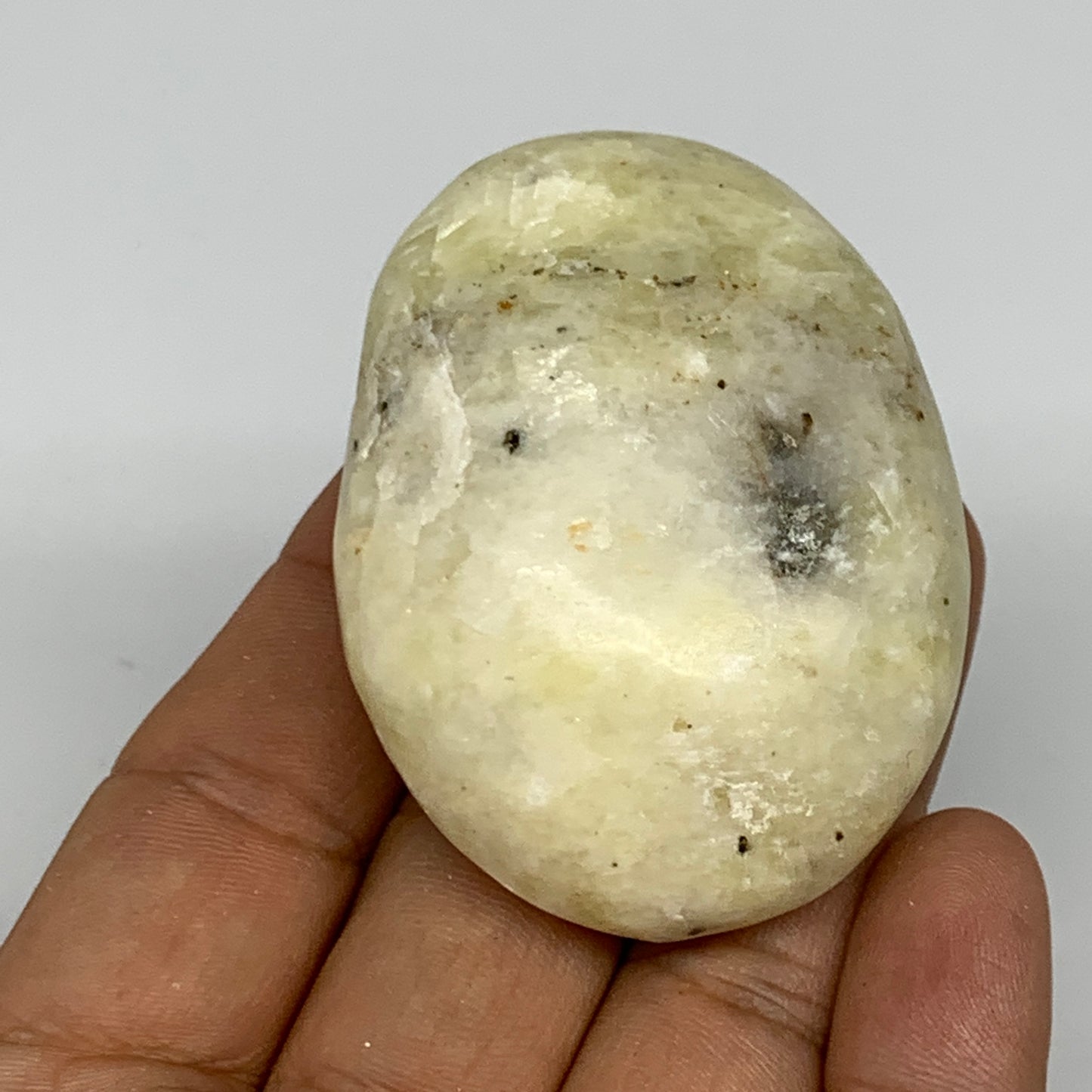 88.7g, 2.3"x1.7"x0.9", Natural Yellow Calcite Palm-Stone Crystal Polished Reiki,