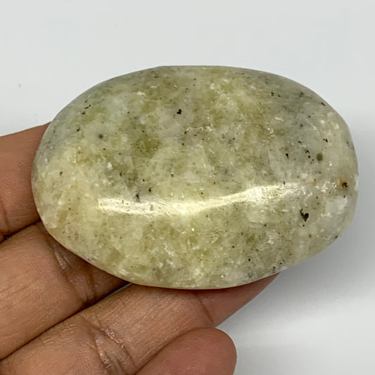 86.6g, 2.4"x1.7"x0.8", Natural Yellow Calcite Palm-Stone Crystal Polished Reiki,
