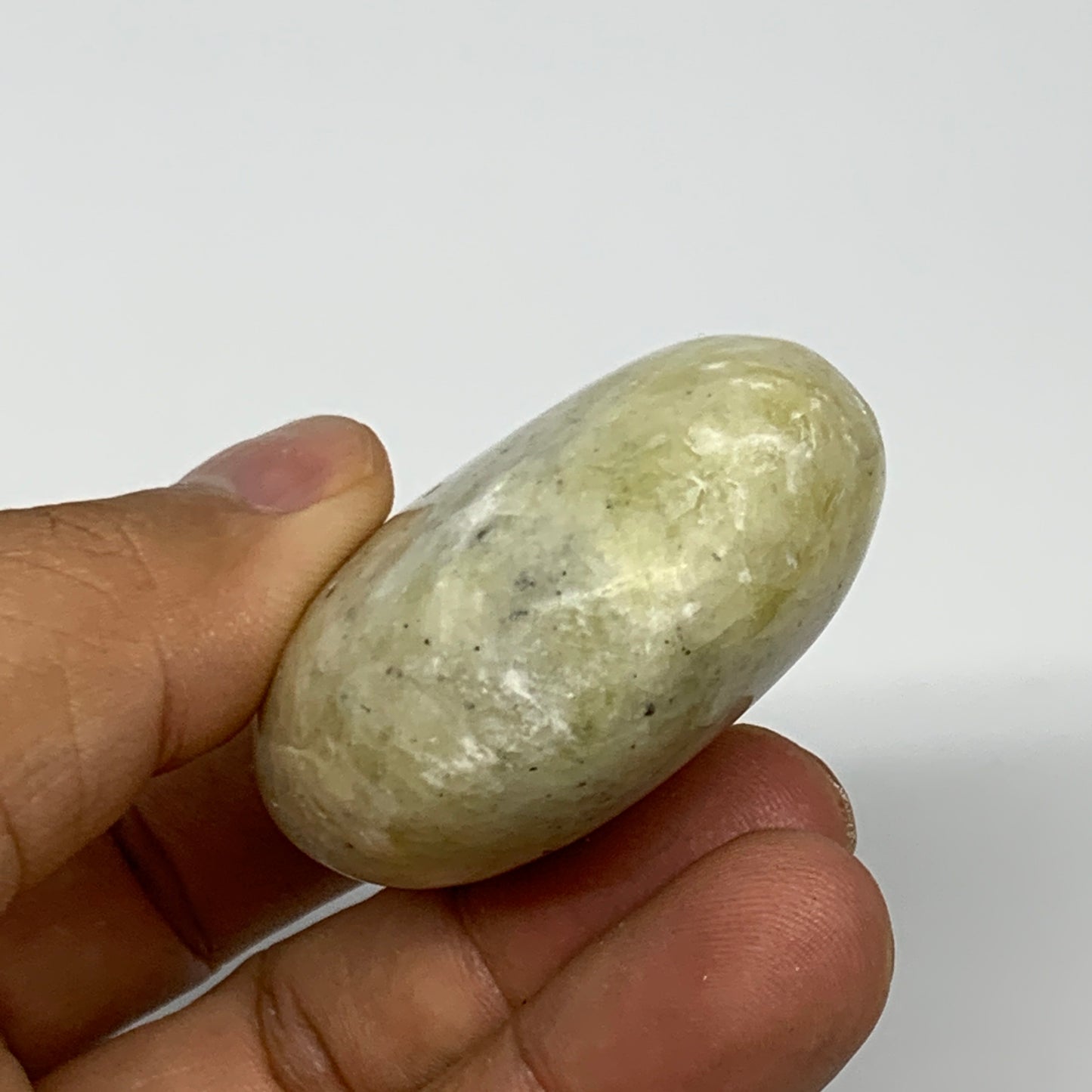 92.8g, 2.3"x1.6"x0.9", Natural Yellow Calcite Palm-Stone Crystal Polished Reiki,