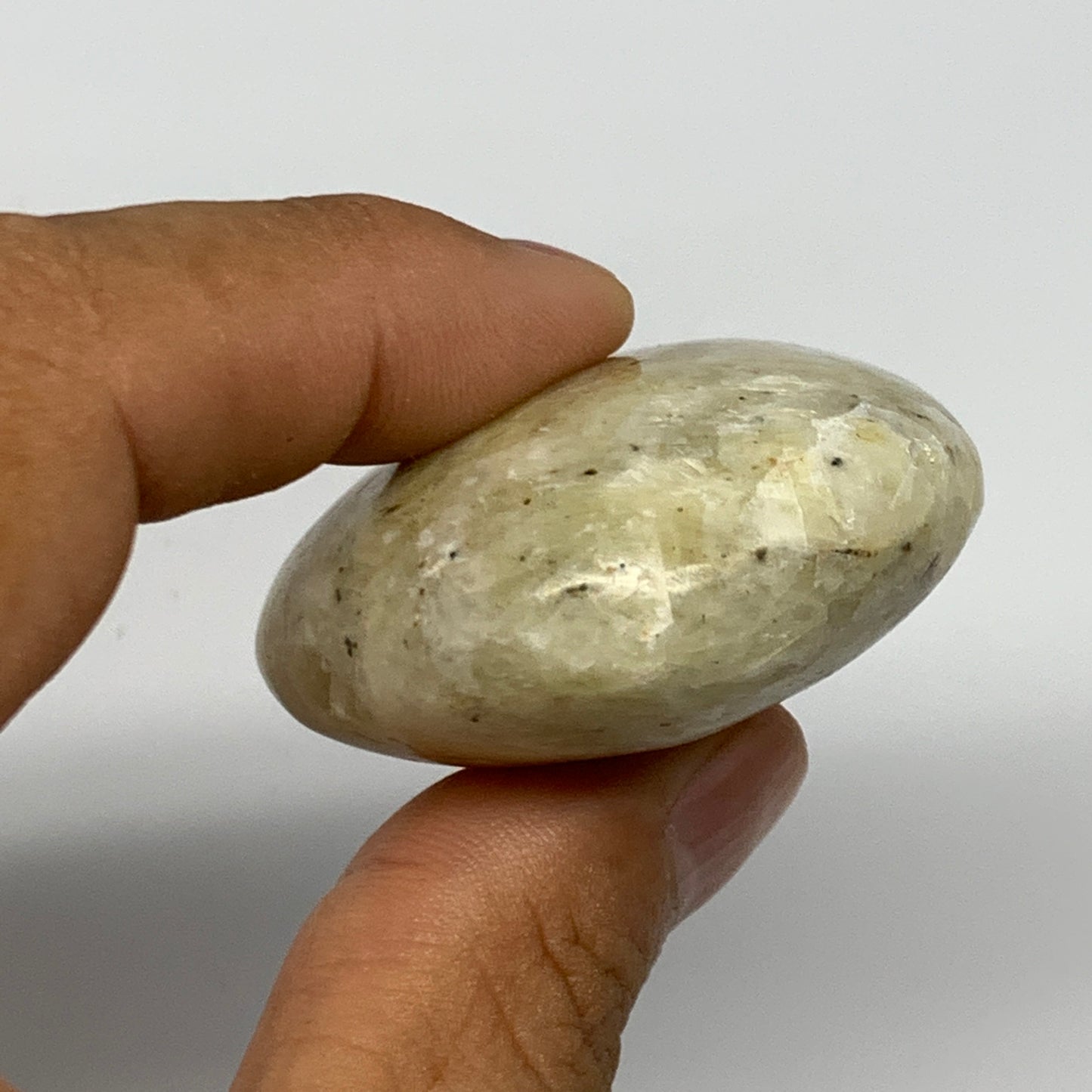 77.8g, 2.1"x1.7"x0.9", Natural Yellow Calcite Palm-Stone Crystal Polished Reiki,